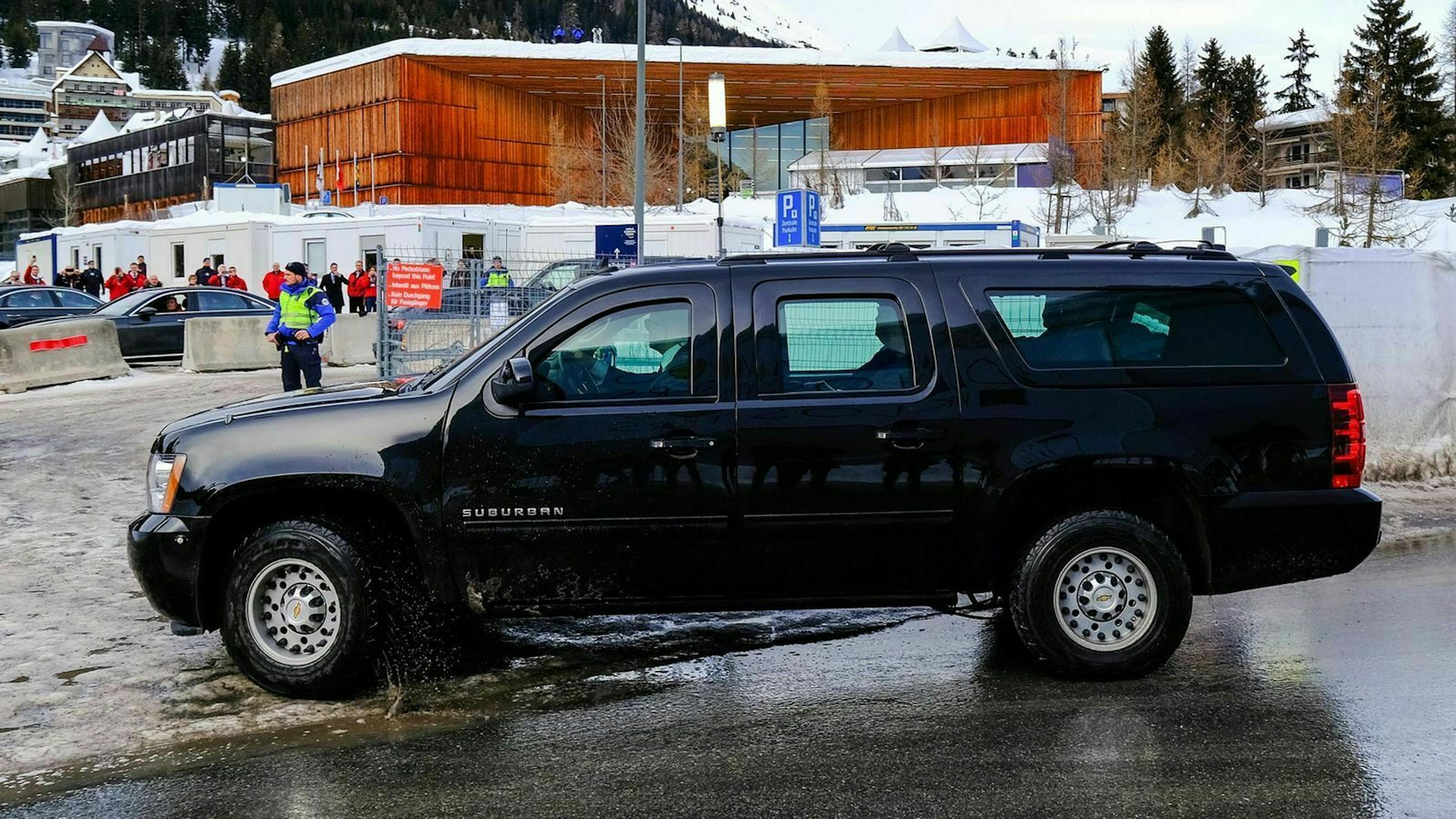 Zu sehen ist der Chevrolet von Donald Trump in seitlicher Position