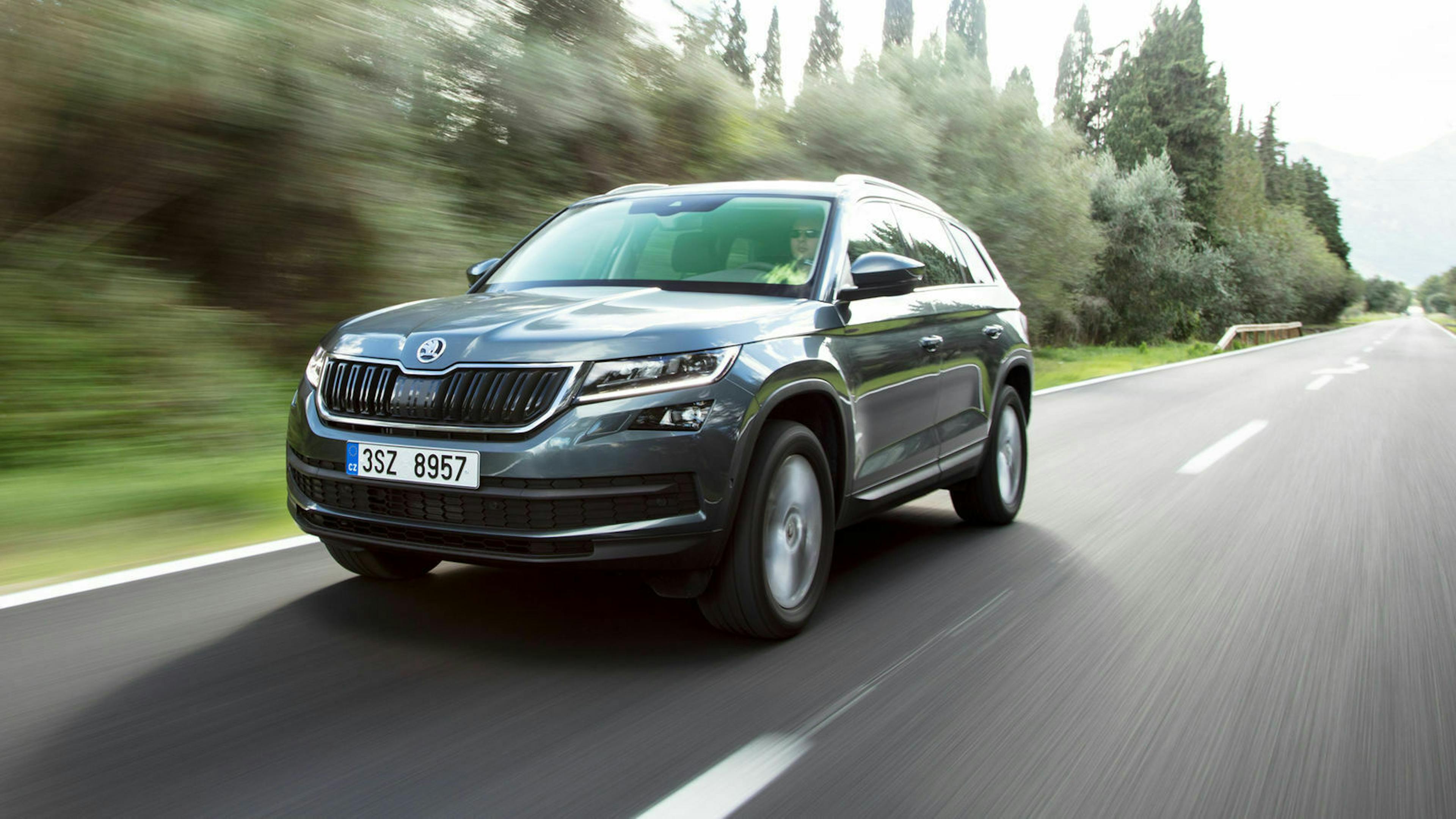 Zu sehen ist der Skoda Kodiaq, fahrend