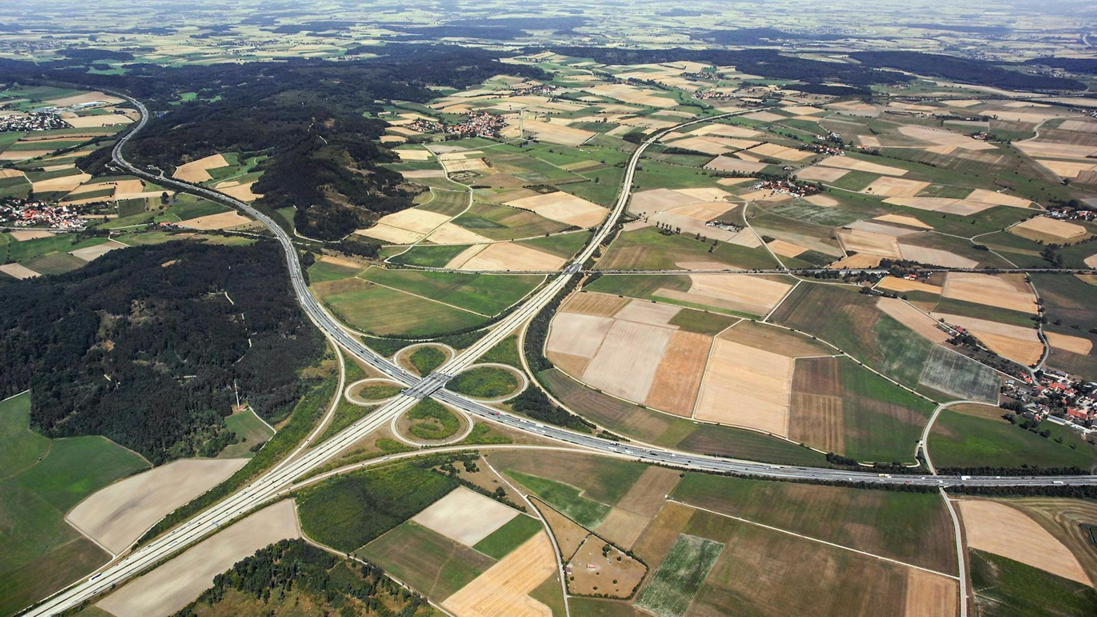Die A6 ist 484 Kilometer lang und durchquert fünf Bundesländer in Deutschland.