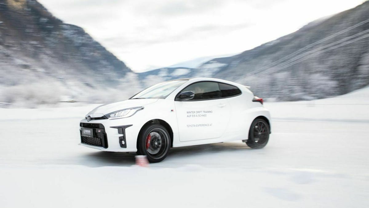Zu sehen ist der Toyota GR Yaris 2021, fahrend