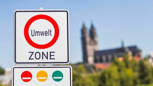 Keine Grüne Plakette in Aachener Umweltzone: 2800 Niederländer müssen  Bußgeld zahlen - BRF Nachrichten