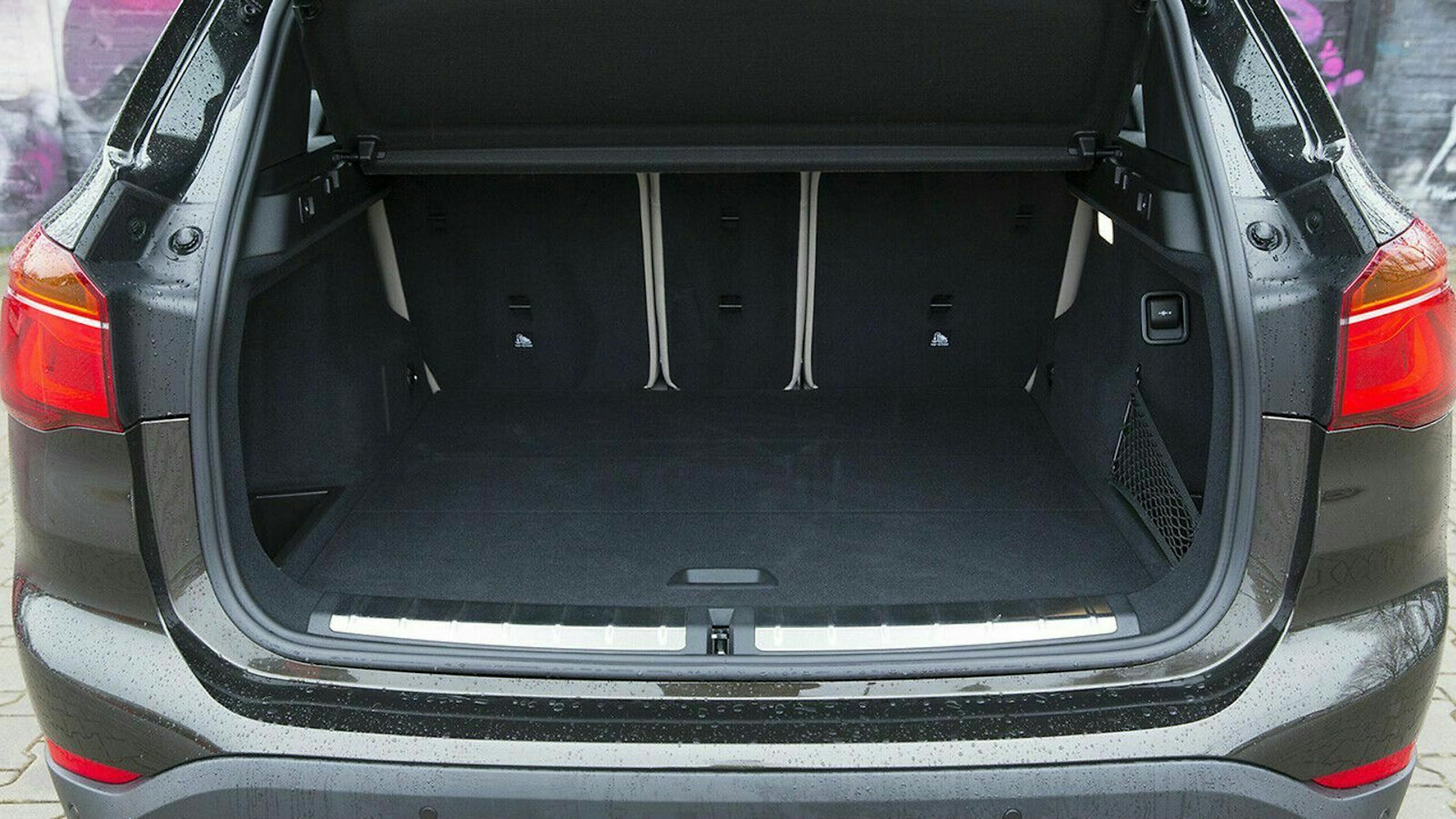 Der BMW X1 fast ordentliche 505 - 1550 l in seinem Kofferraum