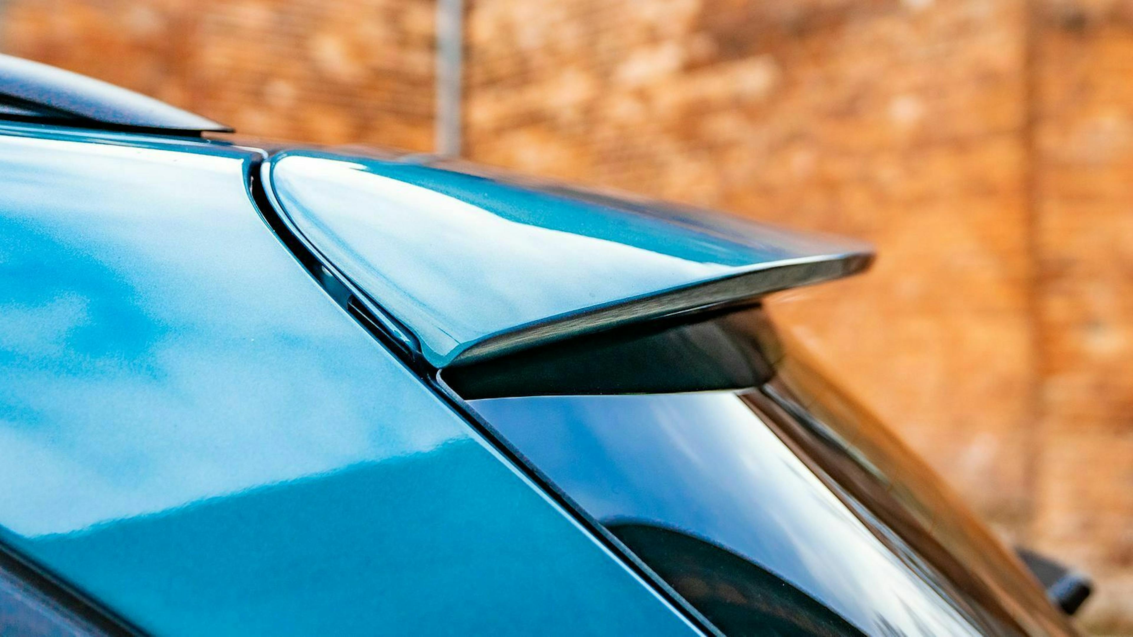 Zu sehen ist die Heckschürze des Ford Mondeo