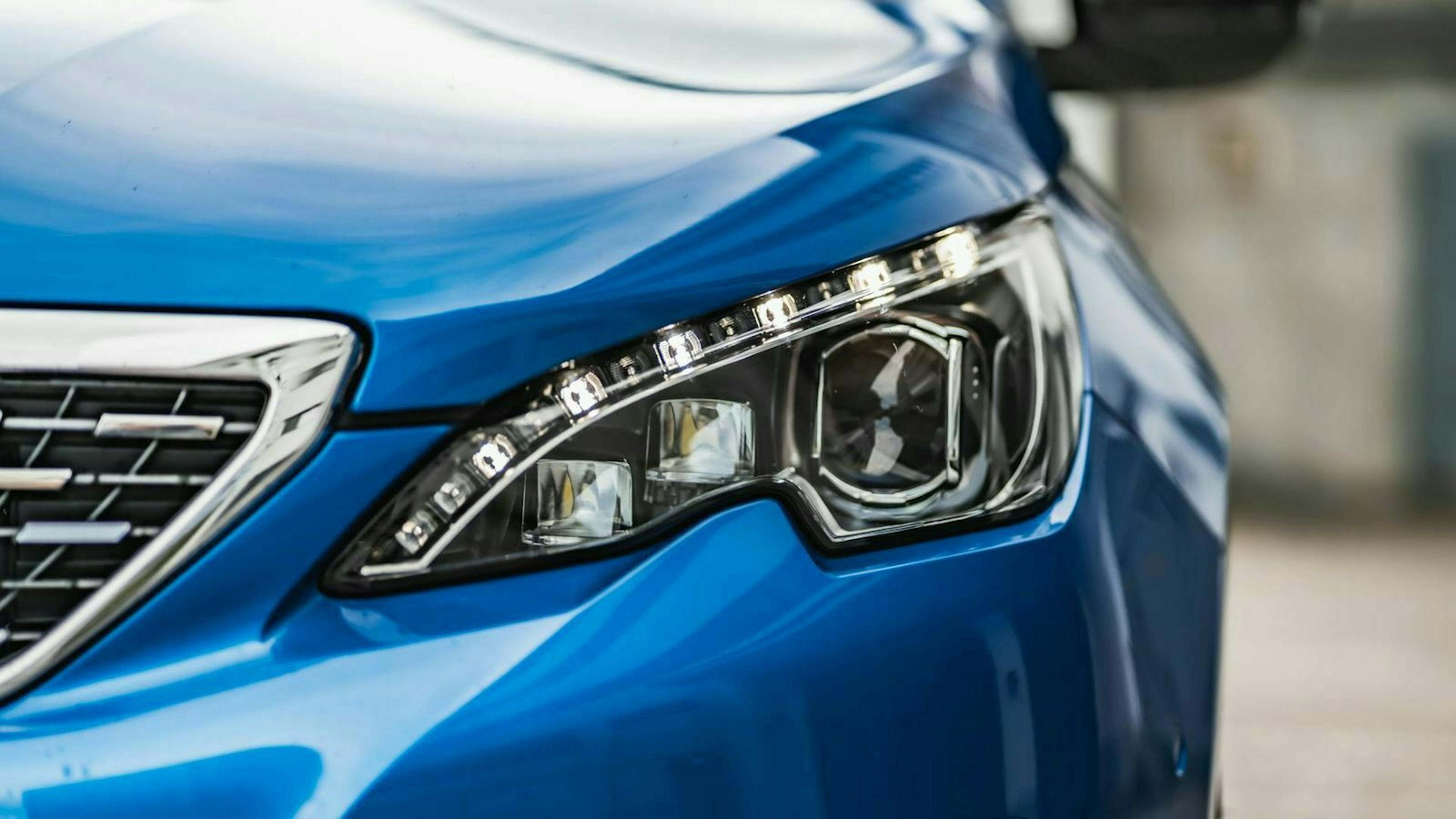 Frontscheinwerfer des Peugeot 308