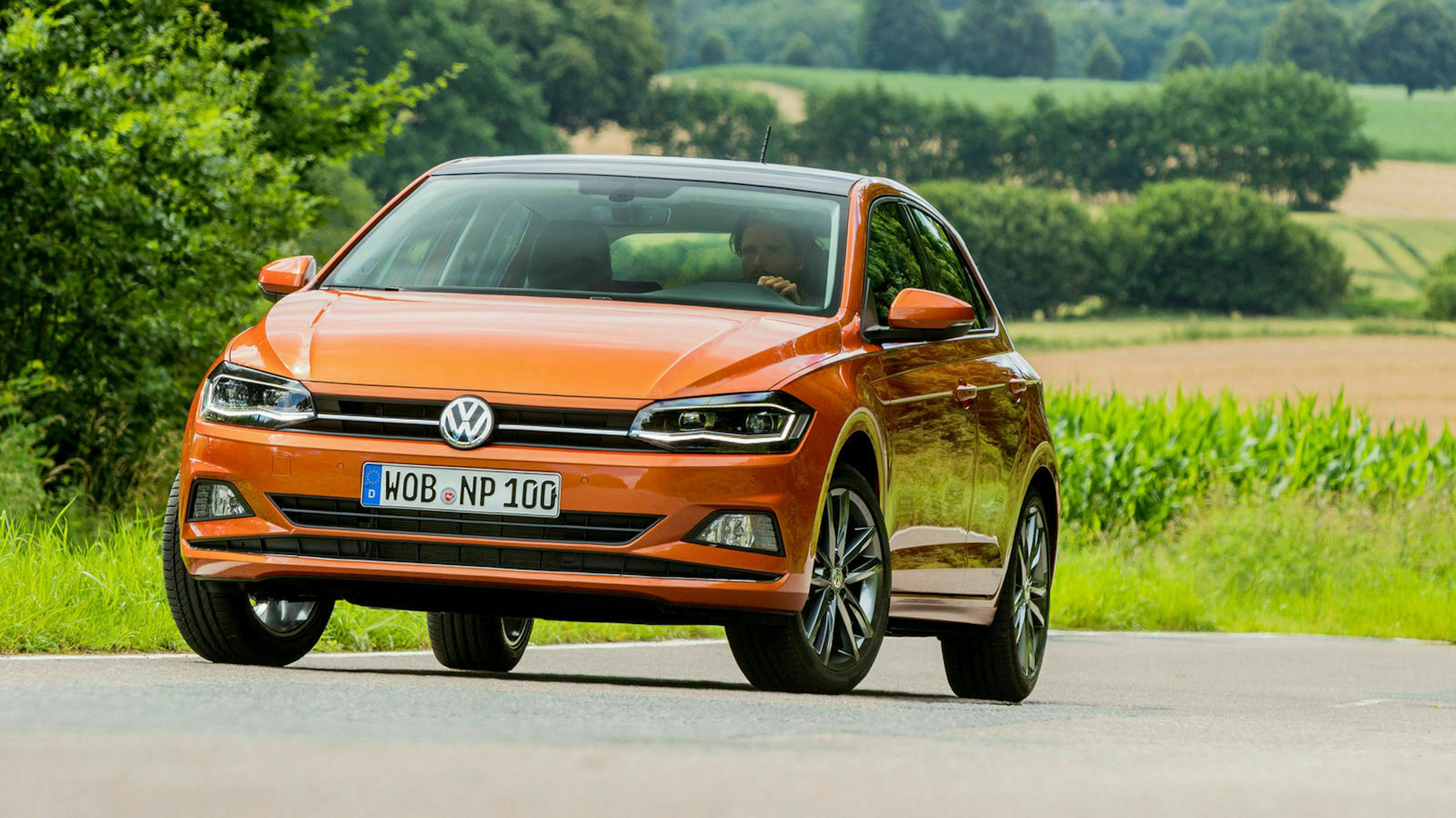 Der VW Polo 6 in Frontansicht fahrend