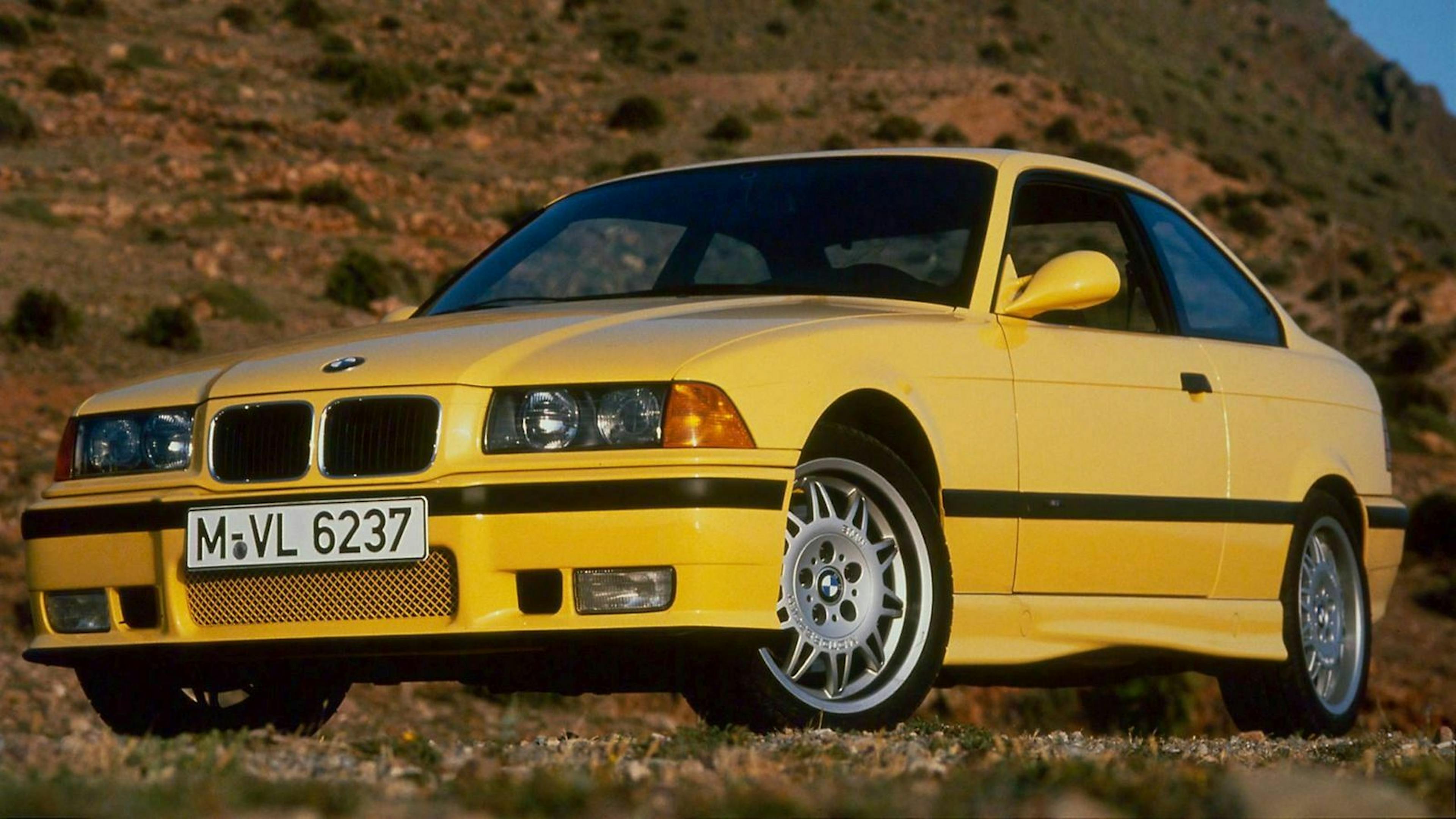 Zu sehen ist der BMW M3 E36 als Coupße, in Zitronengelb