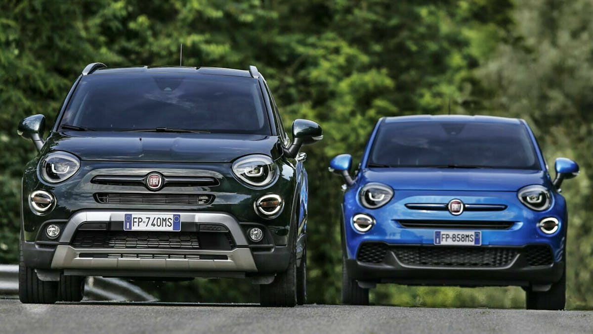 Fiat 500x in der Frontansicht, fahrend