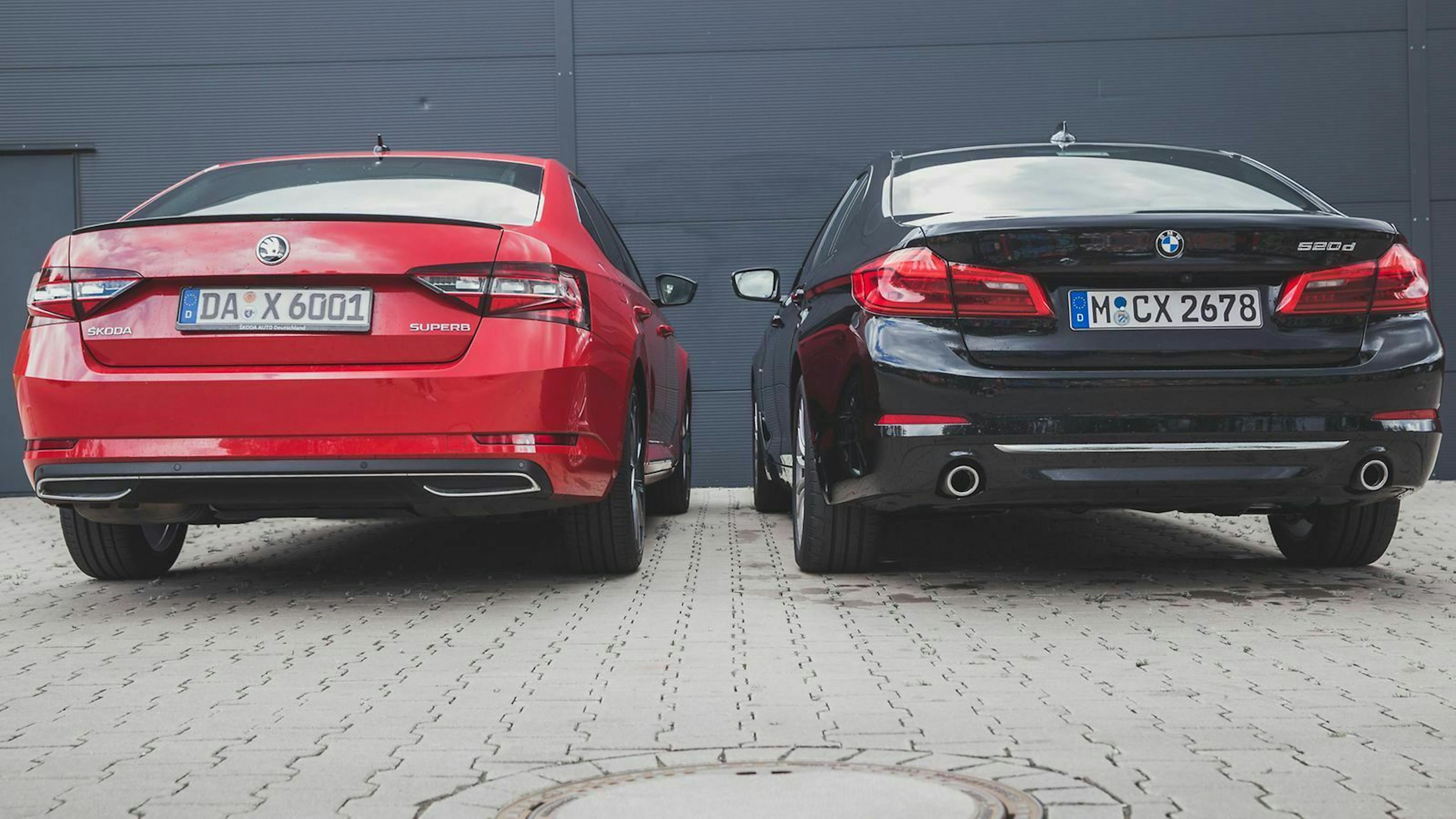 Der BMW 520d läd 530 Liter. Der Superb schafft mit 620 Litern mehr