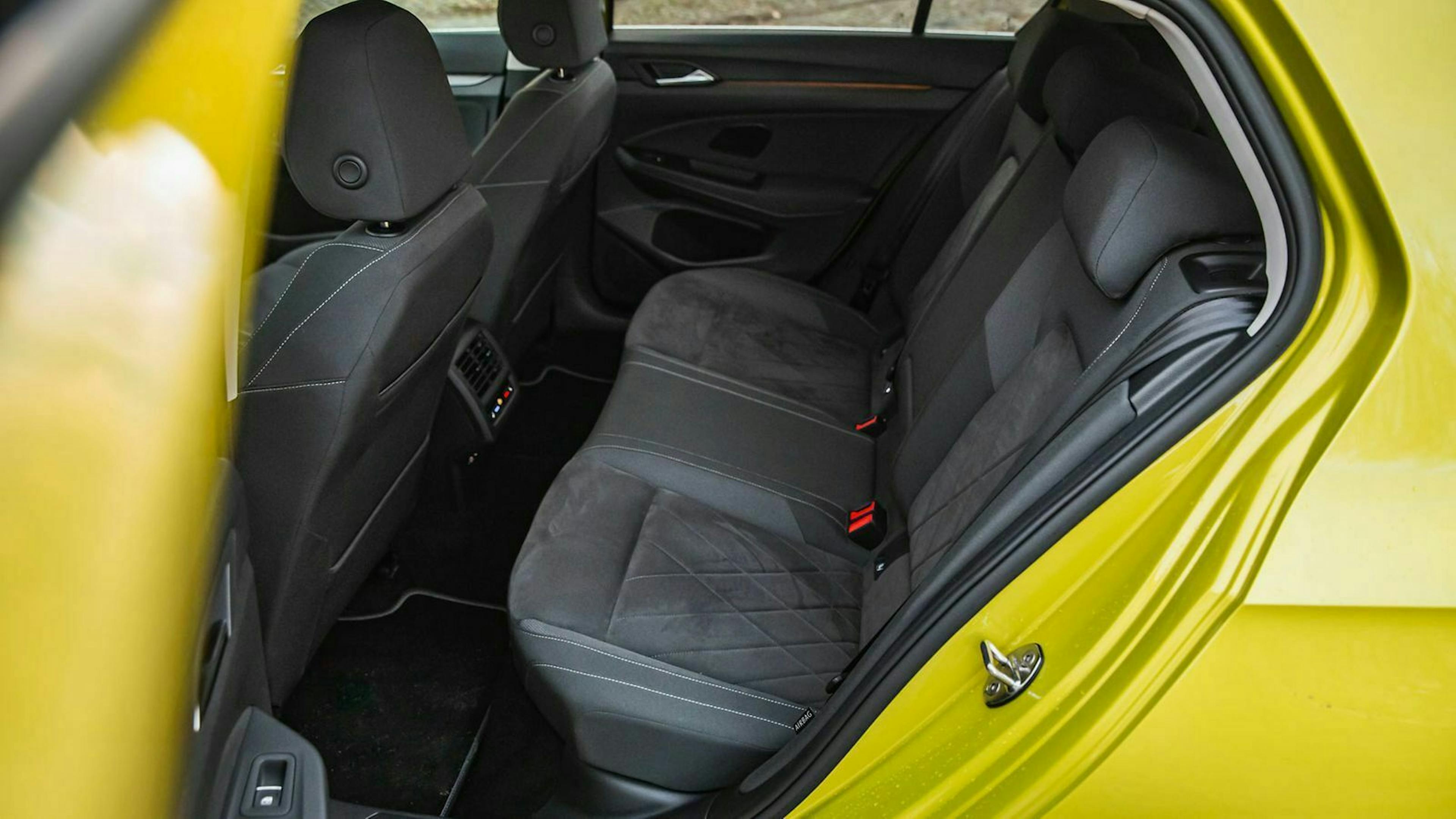 VW Golf 8 Blick auf die Rückbank