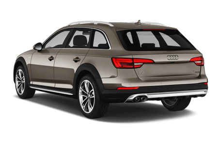 Brauner Audi A4 Allroad Quattro von hinten, auf weißem Hintergrund. SUV mit markanten Rücklichtern und Dachreling.
