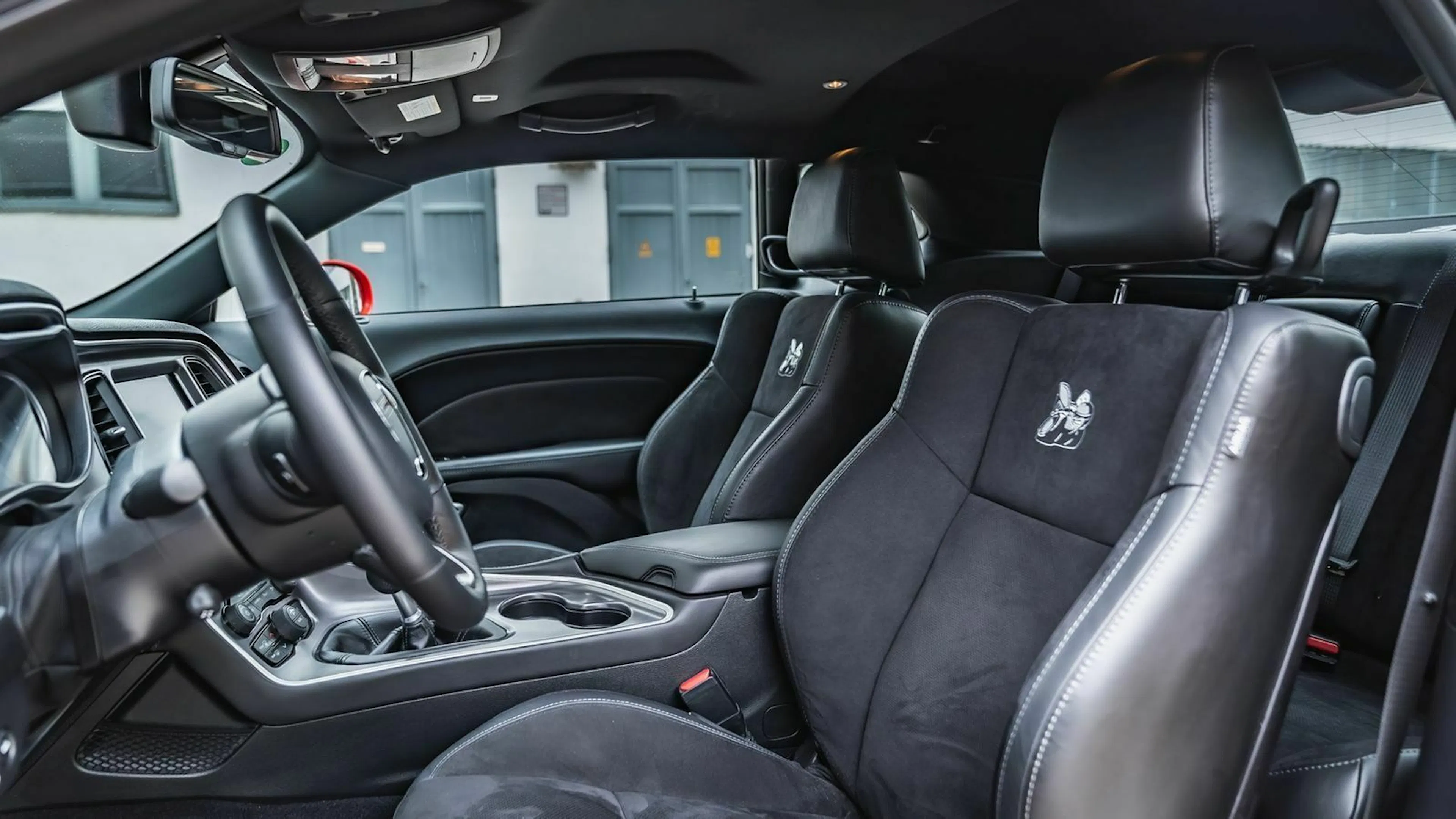 Dodge Challenger Vordersitze