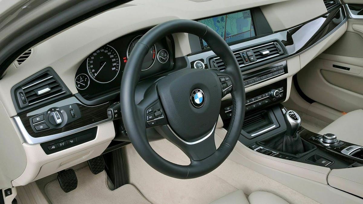 Cockpit-Ansicht des BMW 530d