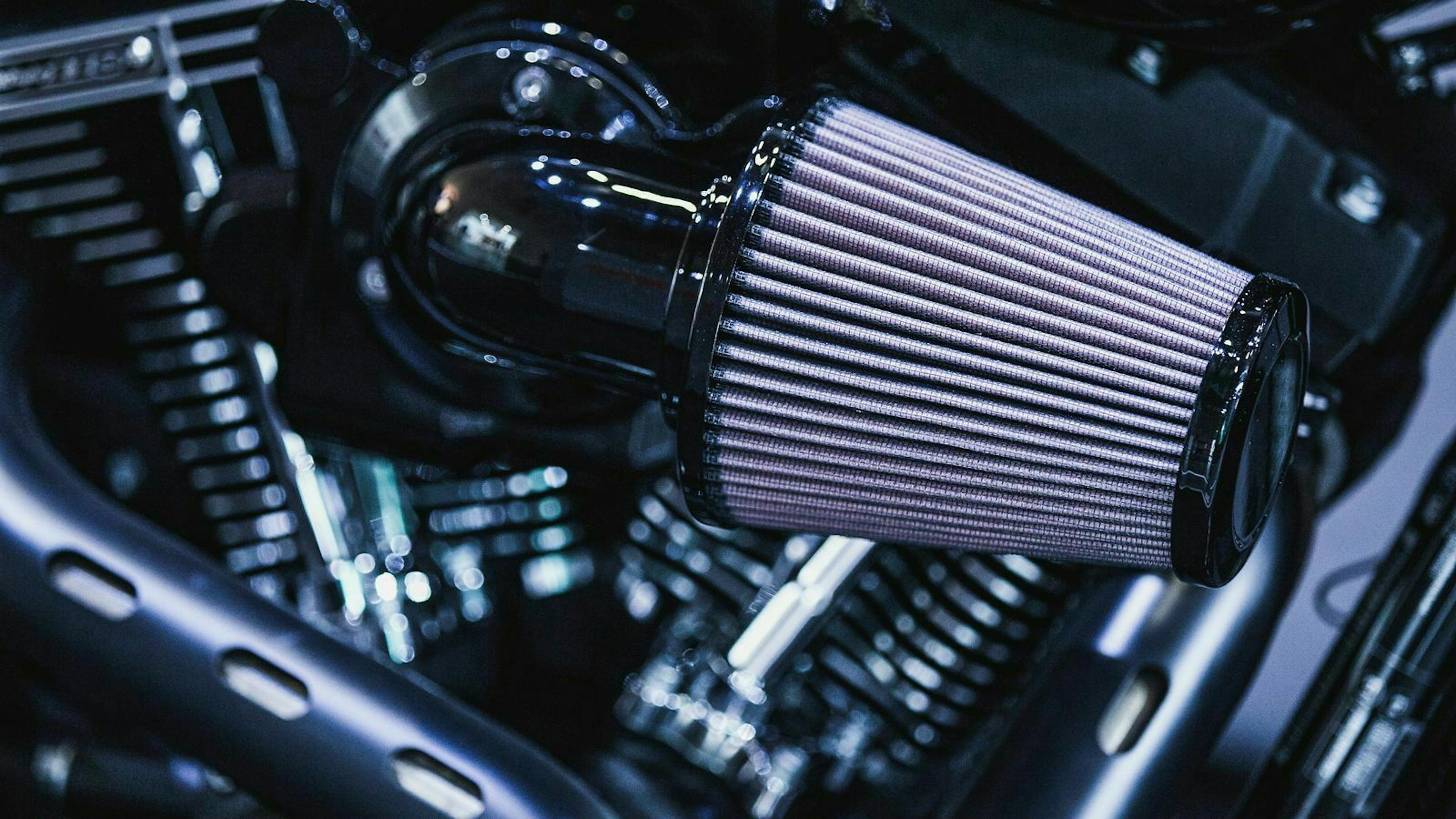 Sportluftfilter sind ein beliebtes Veredelungs-Zubehör bei Auto-Fans.