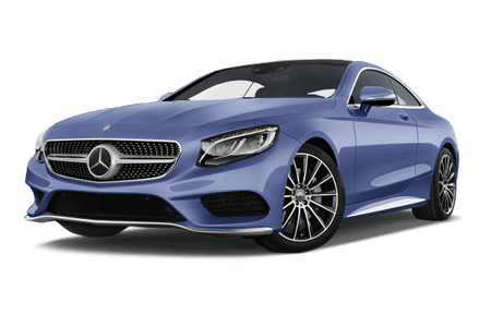 Blaues Mercedes-Benz Coupé, schräg von vorne gesehen, auf transparentem Hintergrund. Elegantes Design mit glänzendem Kühlergrill und sportlichen Felgen.