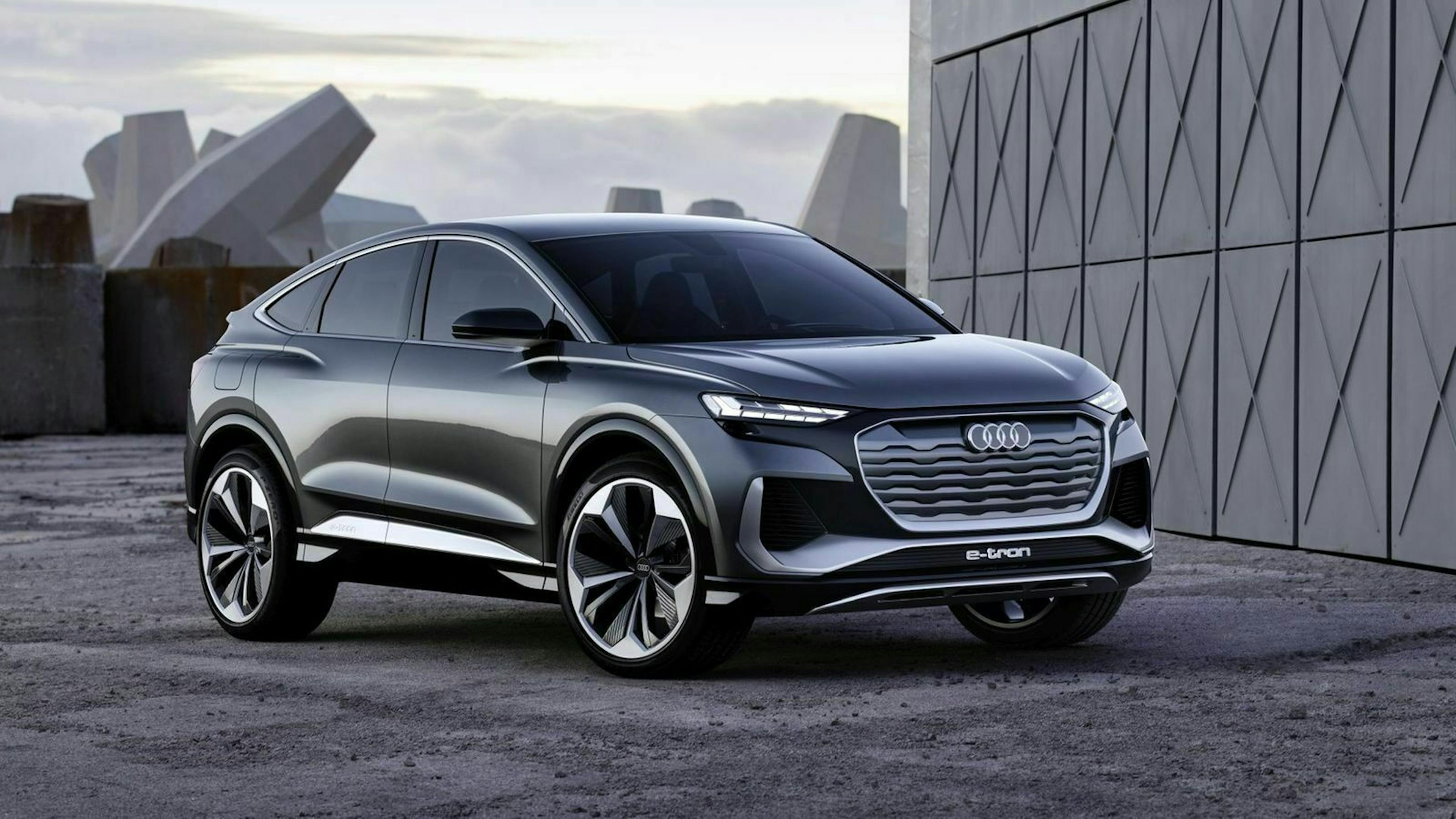 Audi Q4 E-Tron (2021) Neuvorstellung stehend in der Frontansicht