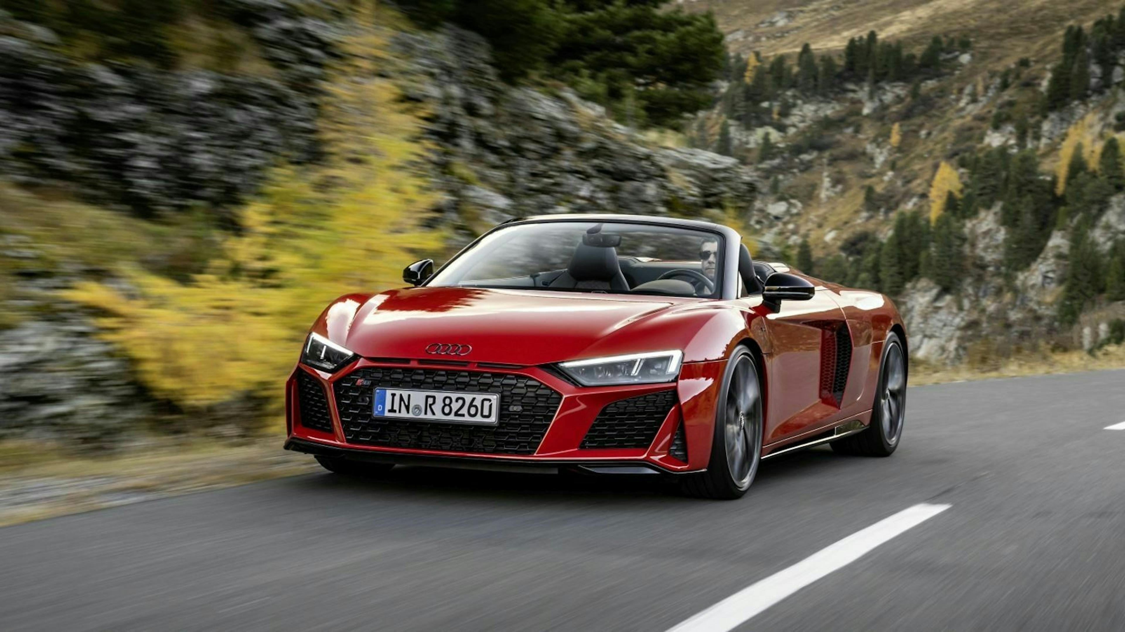 Audi R8 Spyder in der Frontansicht, fahrend