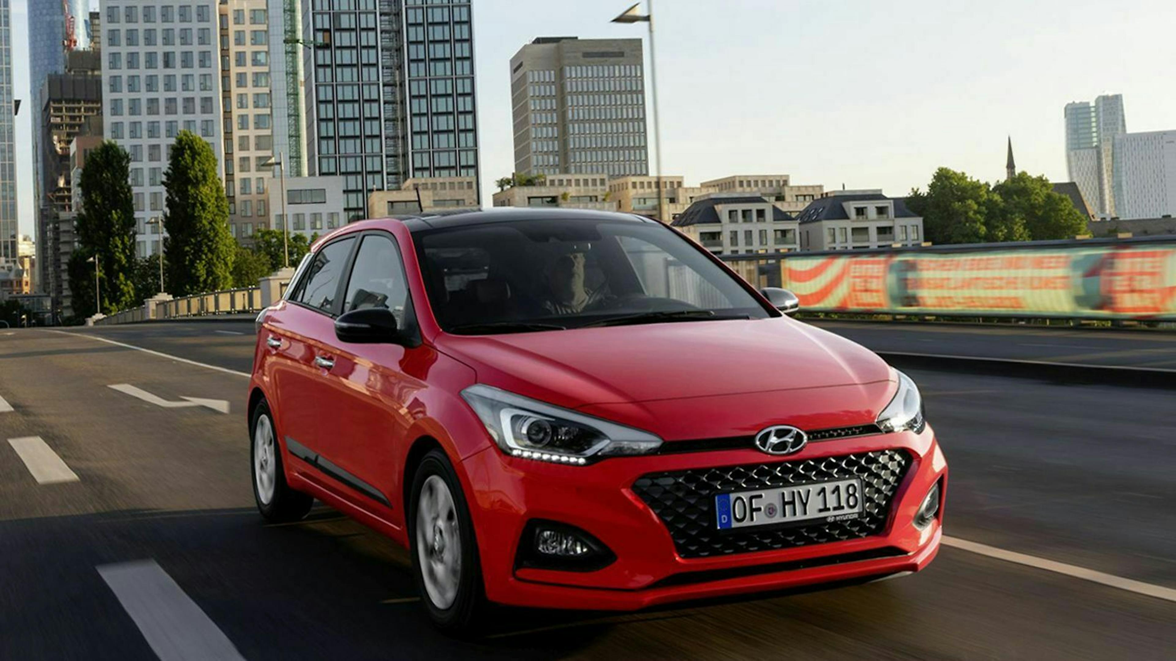 Hyundai i20 in der Frontansicht, fahrend