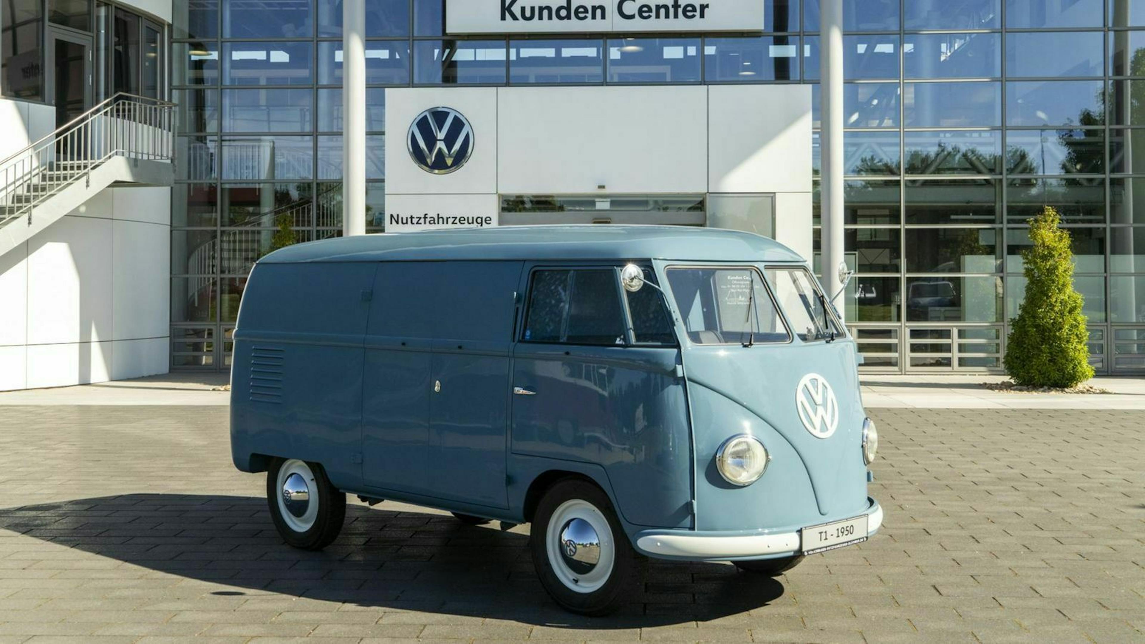 VW Bulli T1 Sofie Dreiviertel-Frontansicht