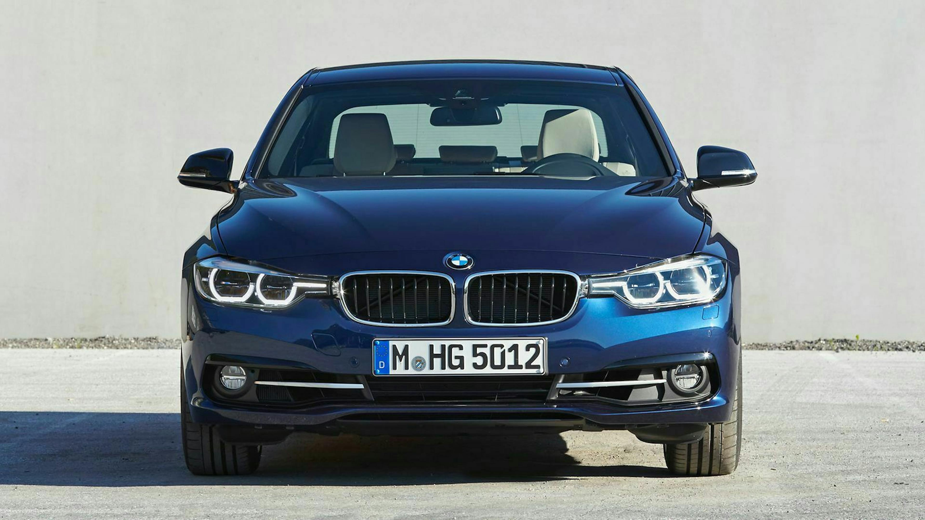 Die 3er Limosine 340i mit adaptiven LED-Scheinwerfern inklusive Fernlicht