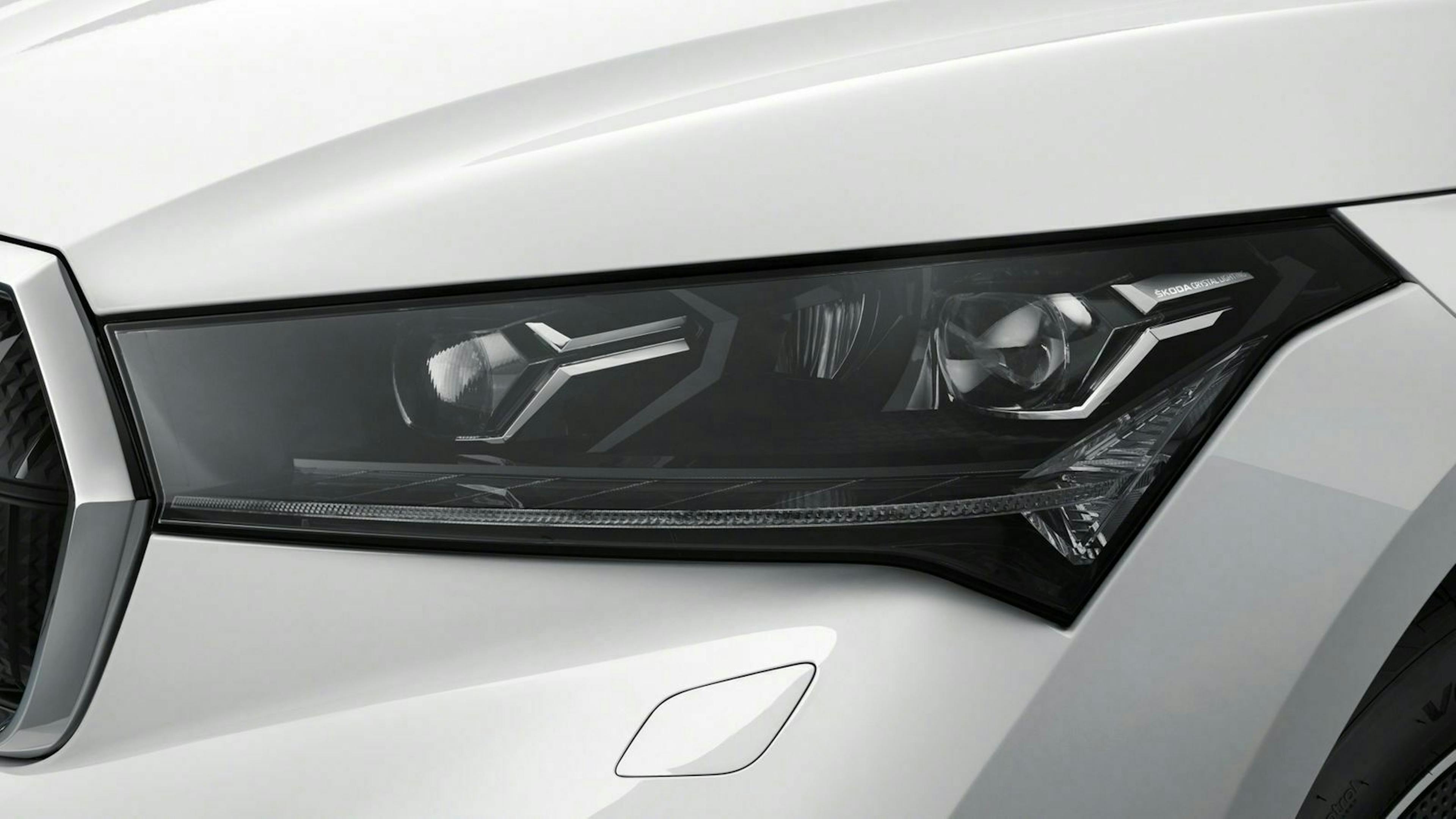 Enyaq_front_light_01