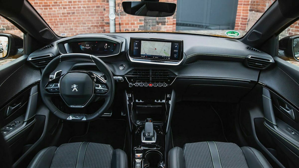 Peugeot 208 Test06