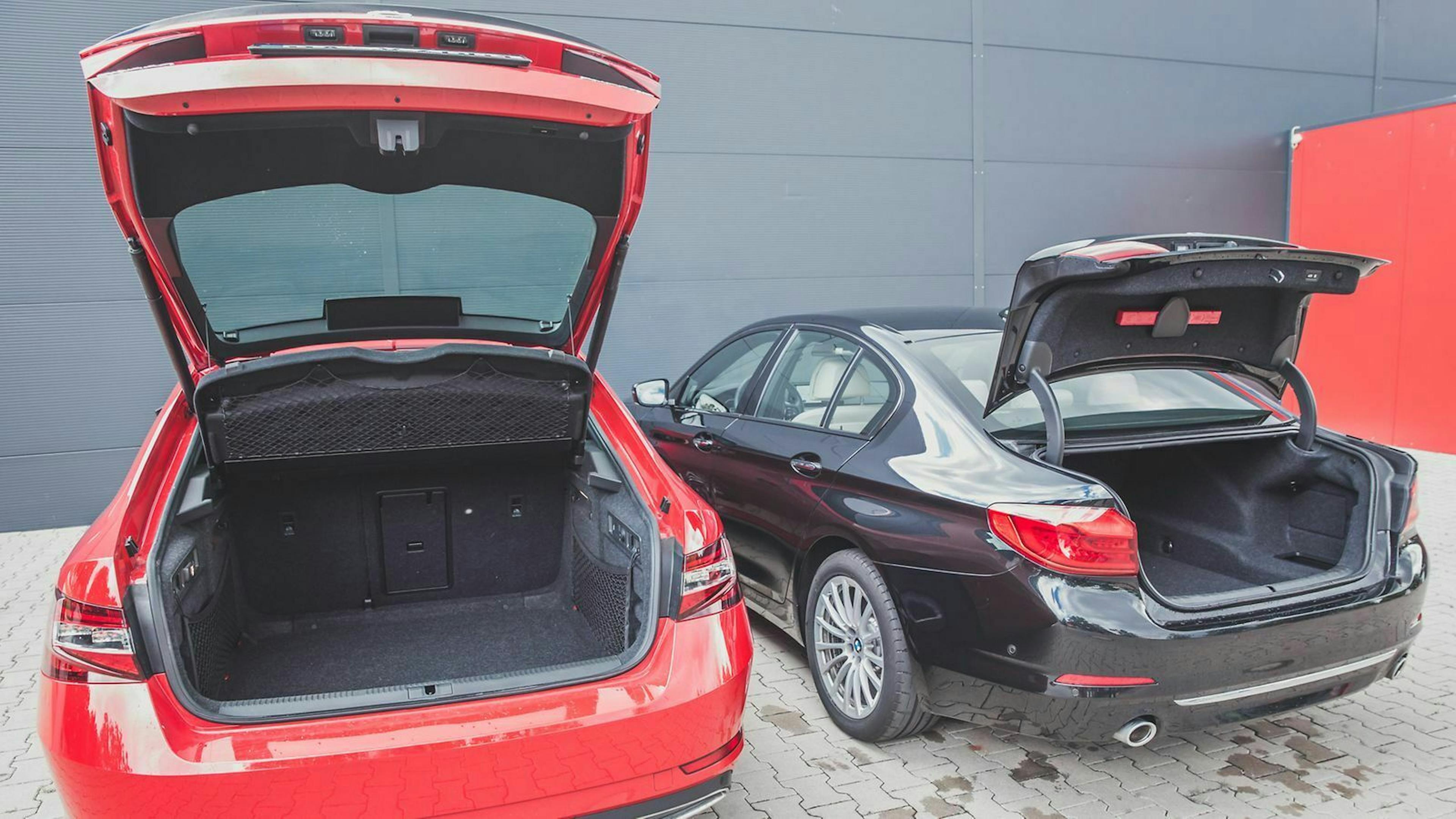 Bei umgeklappter Rückbank bietet der Superb 1.760 Liter Kofferraumvolumen an