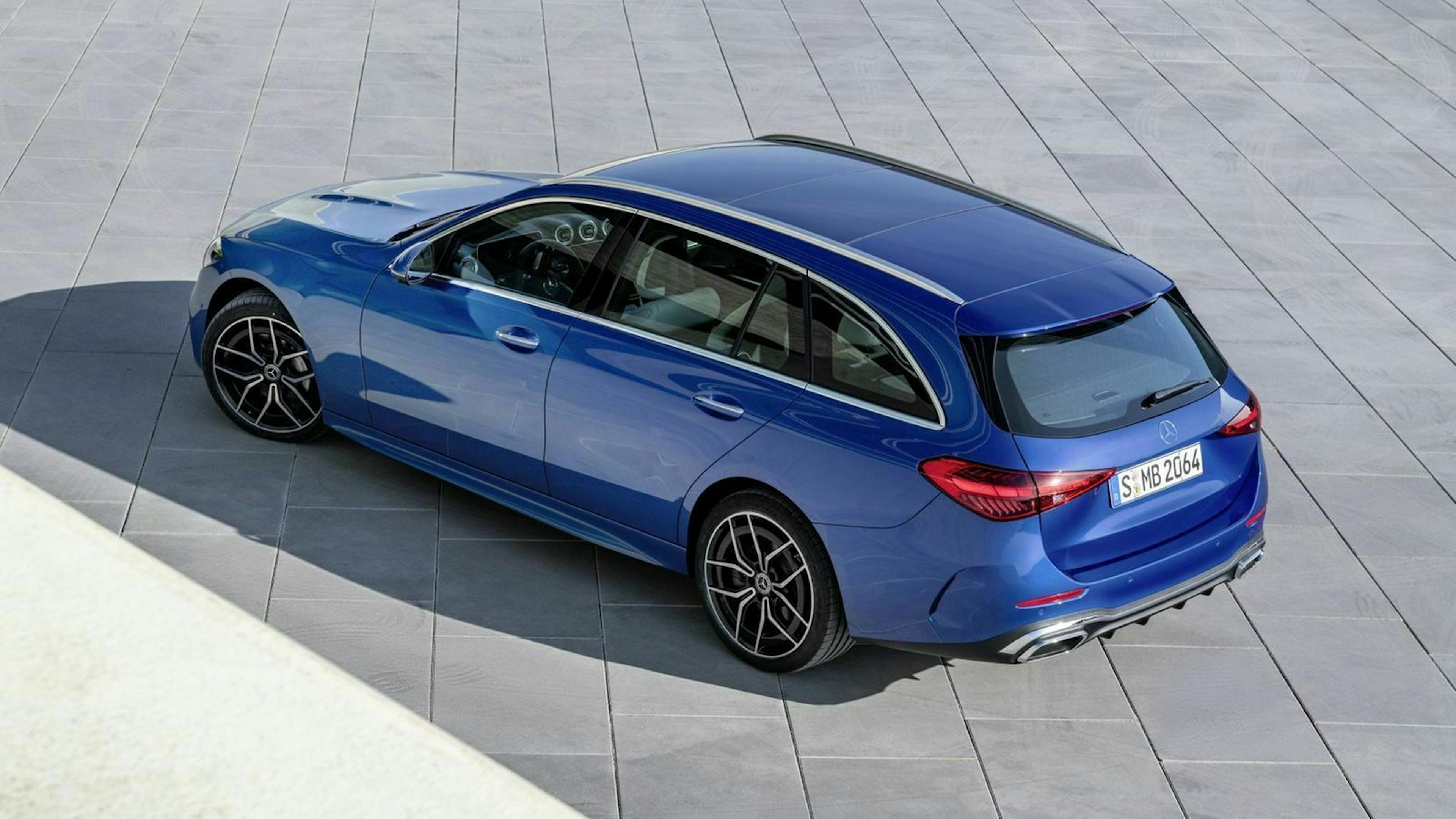 Mercedes C-Klasse 2021 Dreiviertel-Heckansicht von oben