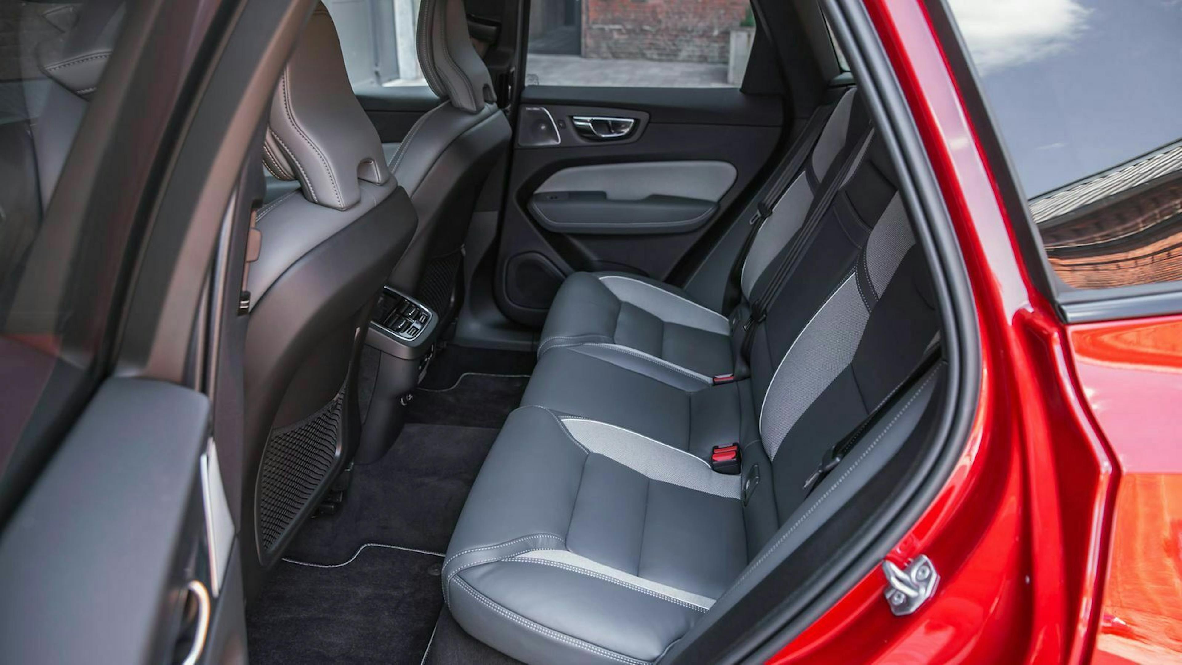 Viel Platz im Fond: Rückbänkler sitzen gemütlich im Volvo XC60