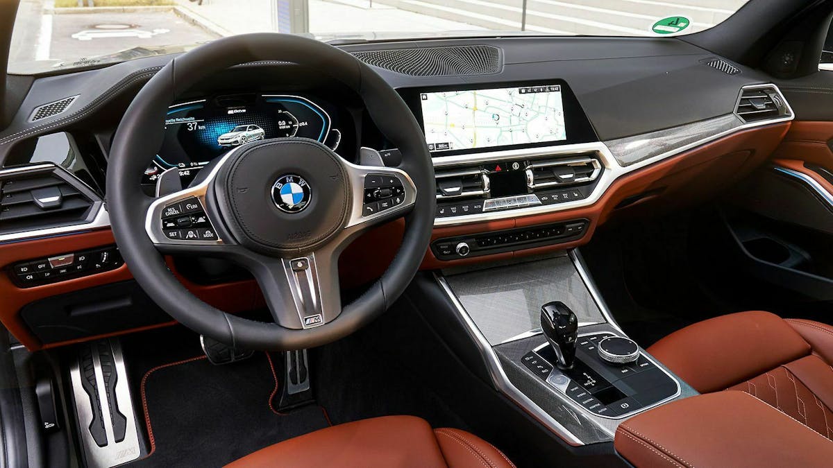 Im Innenraum unterschiedet sich der Plug-in-3er kaum von allen anderen Motorisierungen