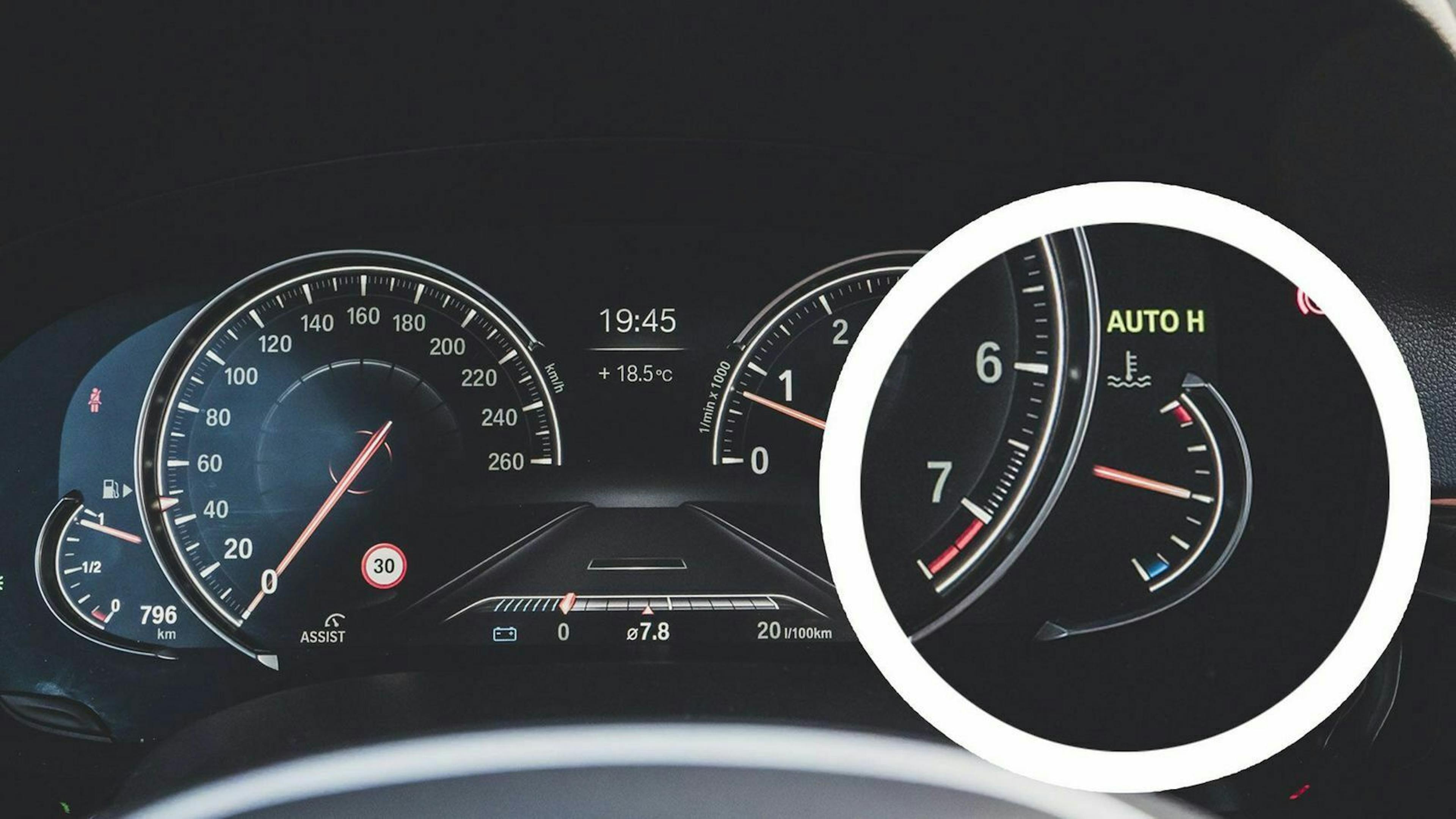 Kühlmitttelanzeige / Kühlwasseranzeige in einem BMW 530i