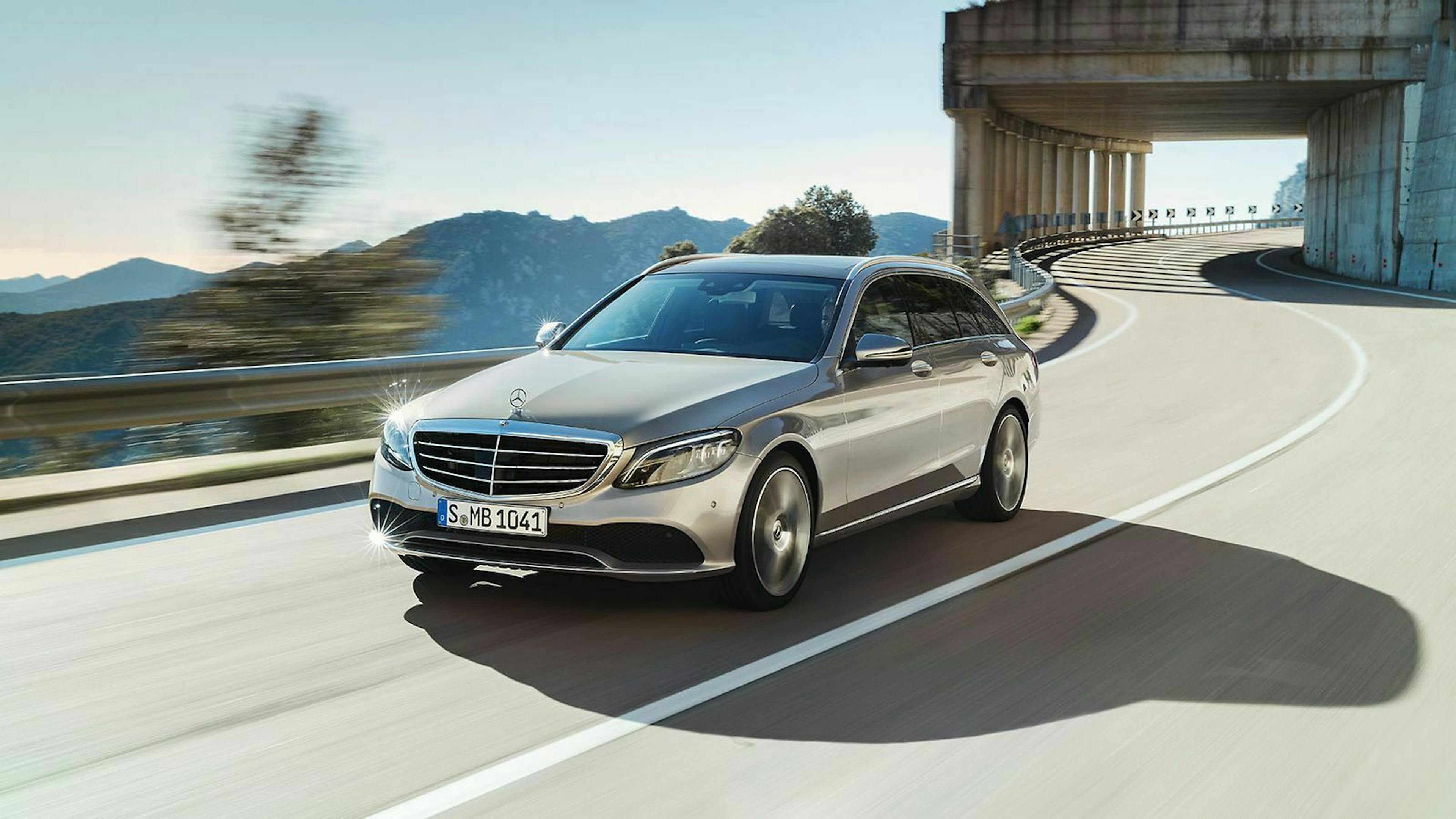 Die klassische Variante des Kühlergrills mit aufgesetztem Stern gibt es nur mit der Exclusive-Ausstattung