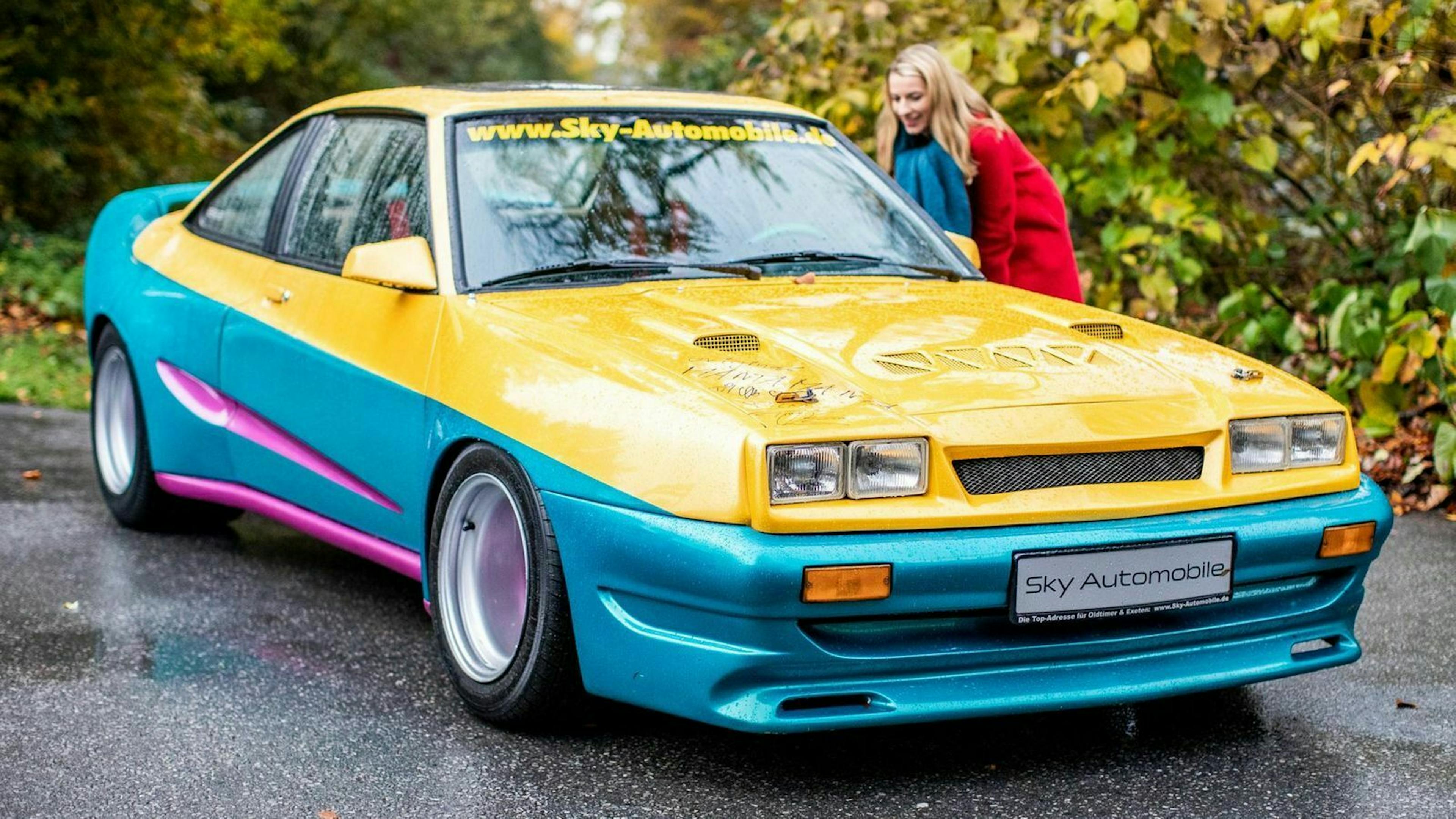 Zu sehen ist der Opel Manta aus dem Film "Manta Manta"