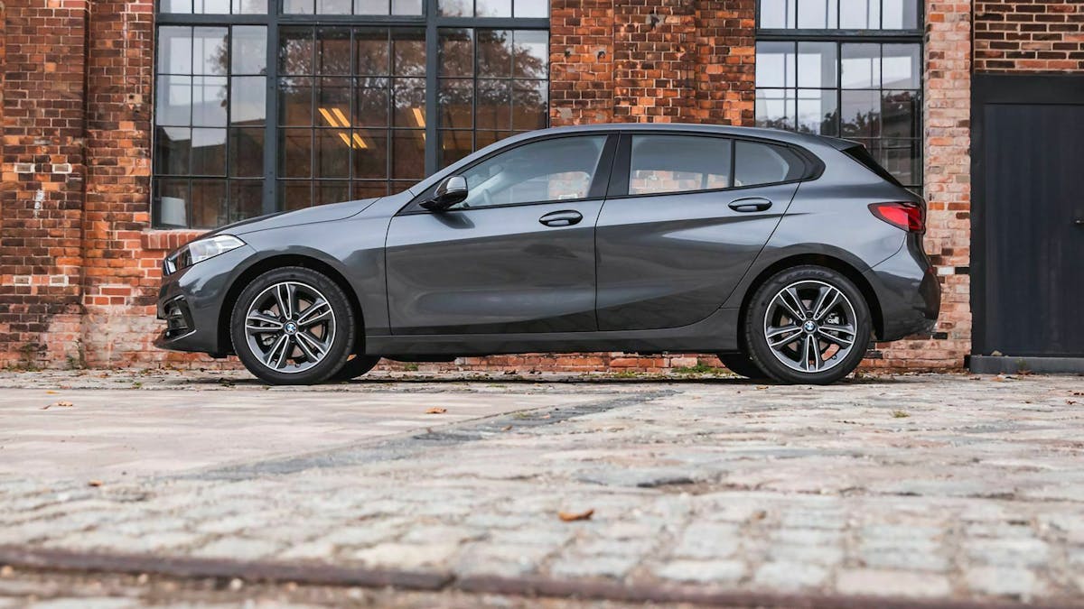 BMW 118d in der Seitenansicht, stehend