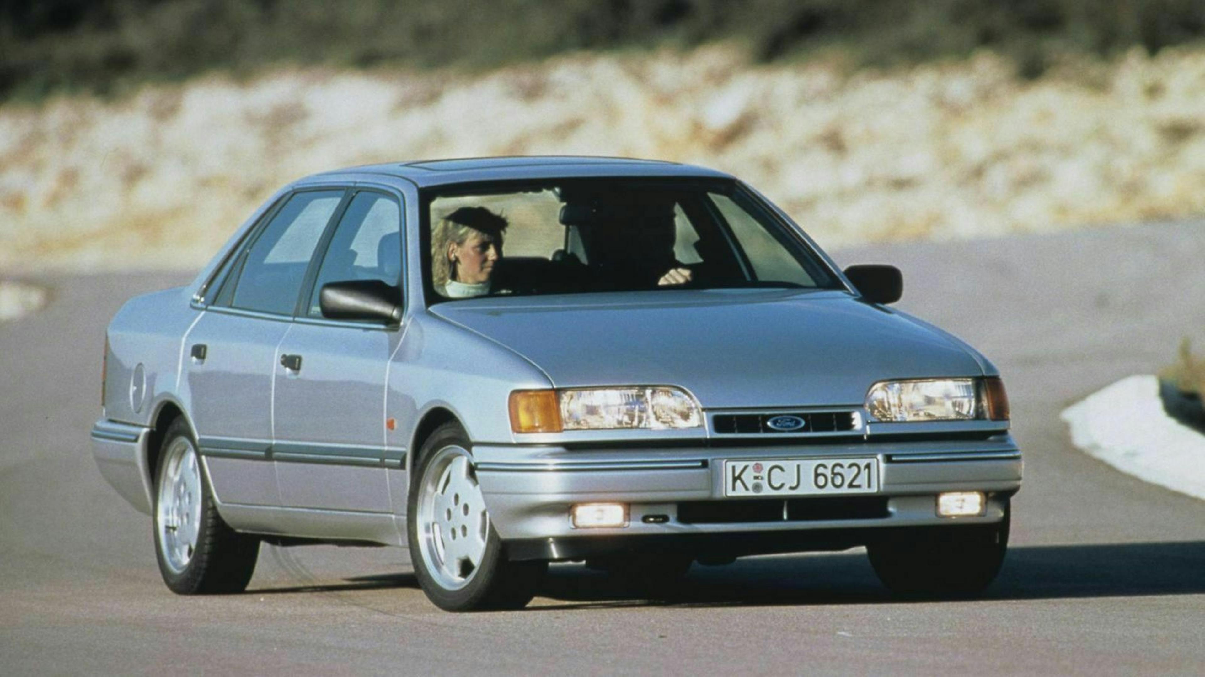 Ford Scorpio in der Frontansicht, fahrend