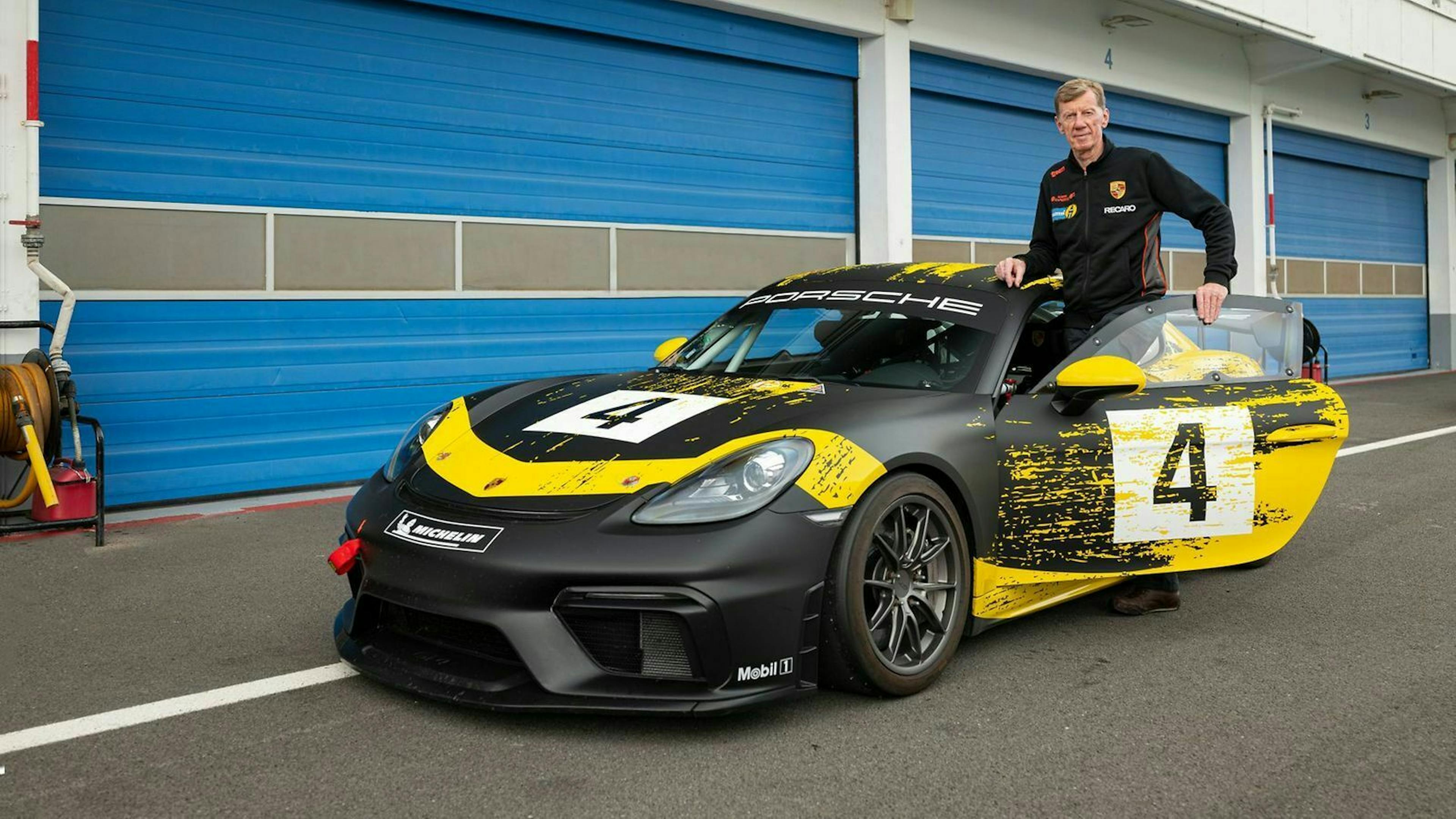 Walter Röhrl mit dem Porsche GT4 Clubsport