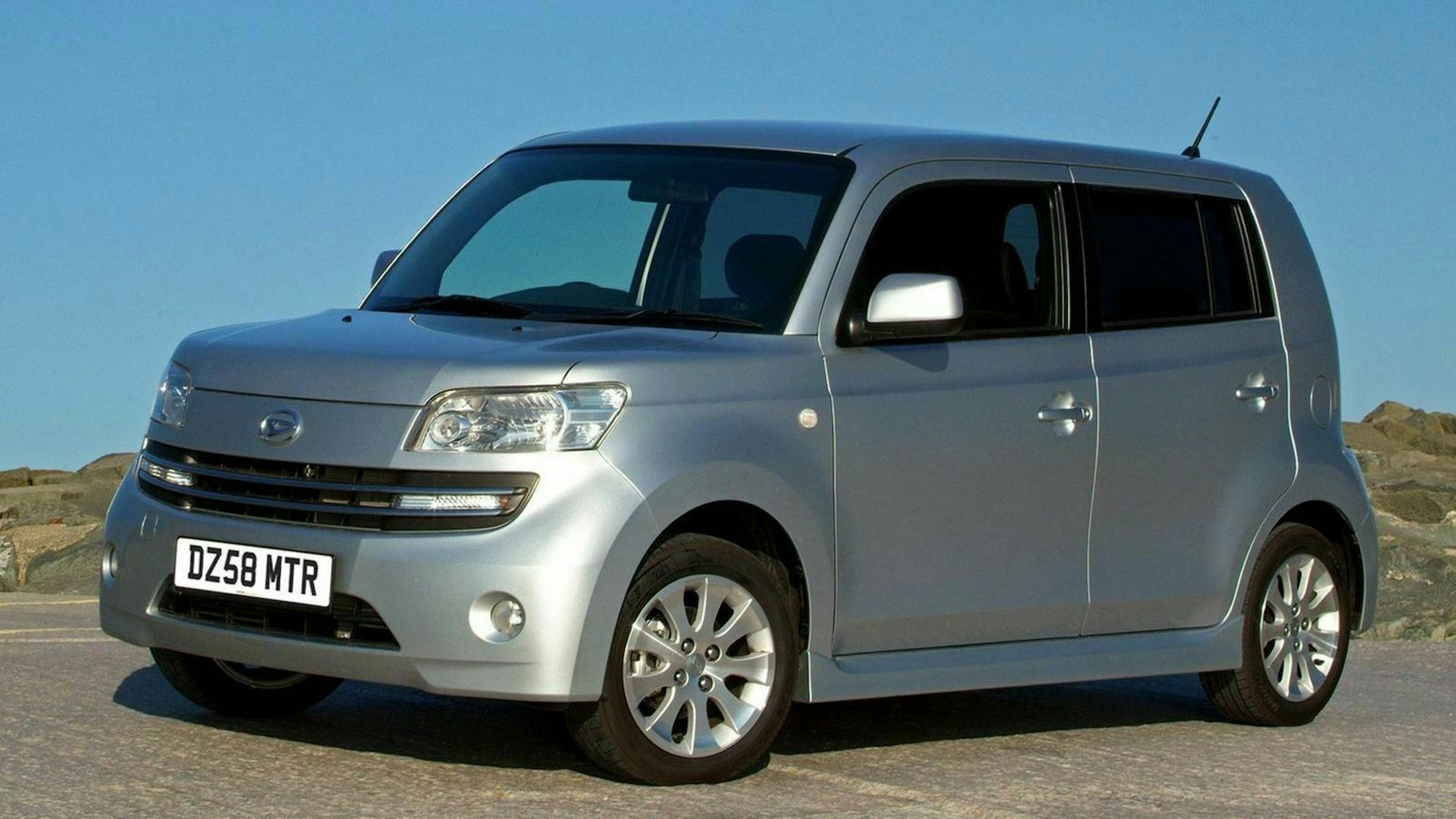 Der Daihatsu Materia in seitlicher Frontperspektive