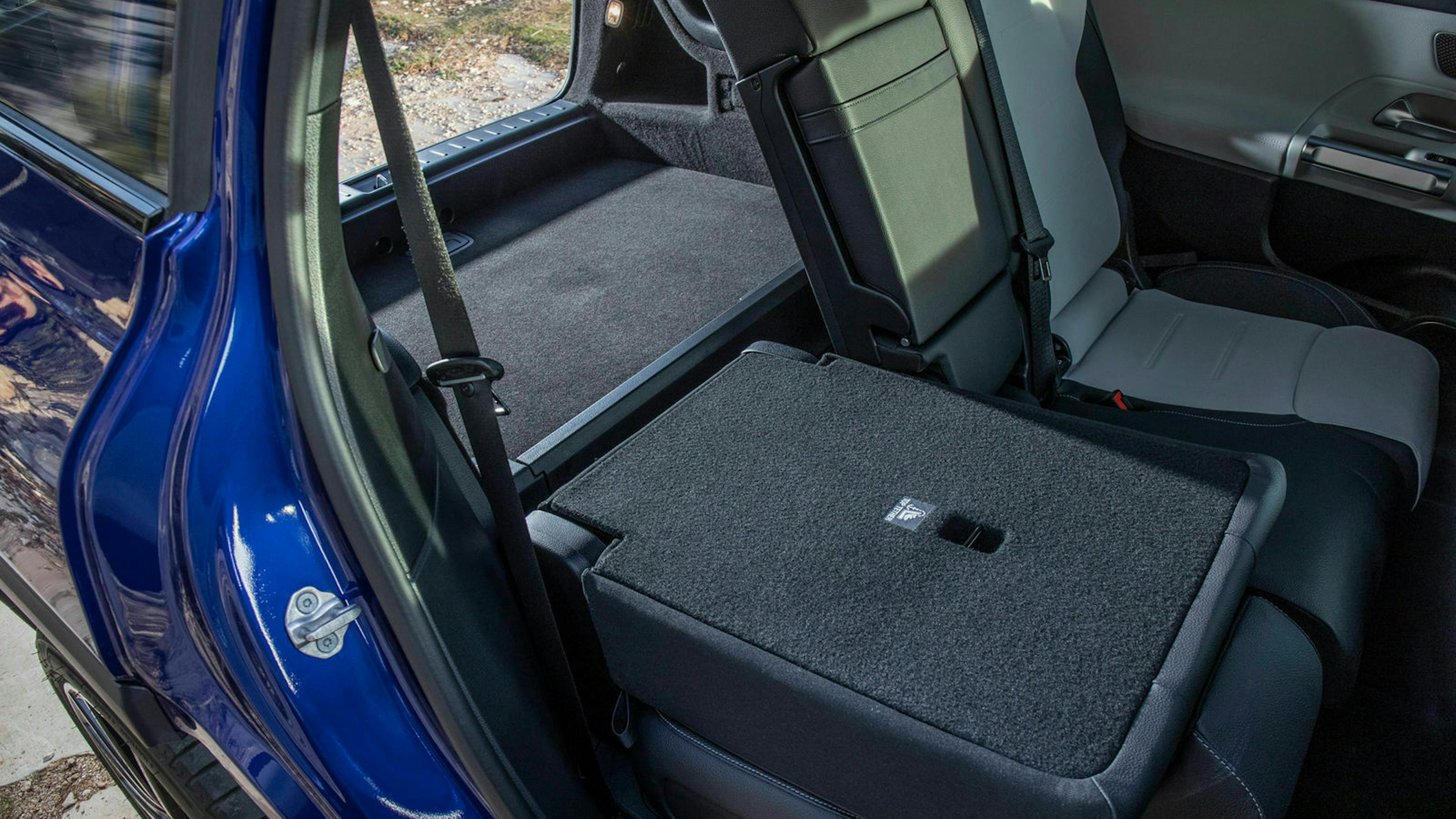 Zu sehen ist der Innenraum des Mercedes GLB