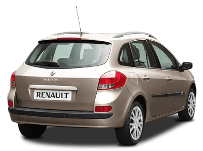 Rückansicht eines beigen Renault Clio Kombis, geparkt. Fahrzeug zeigt den Schriftzug "RENAULT" und "CLIO" am Heck.