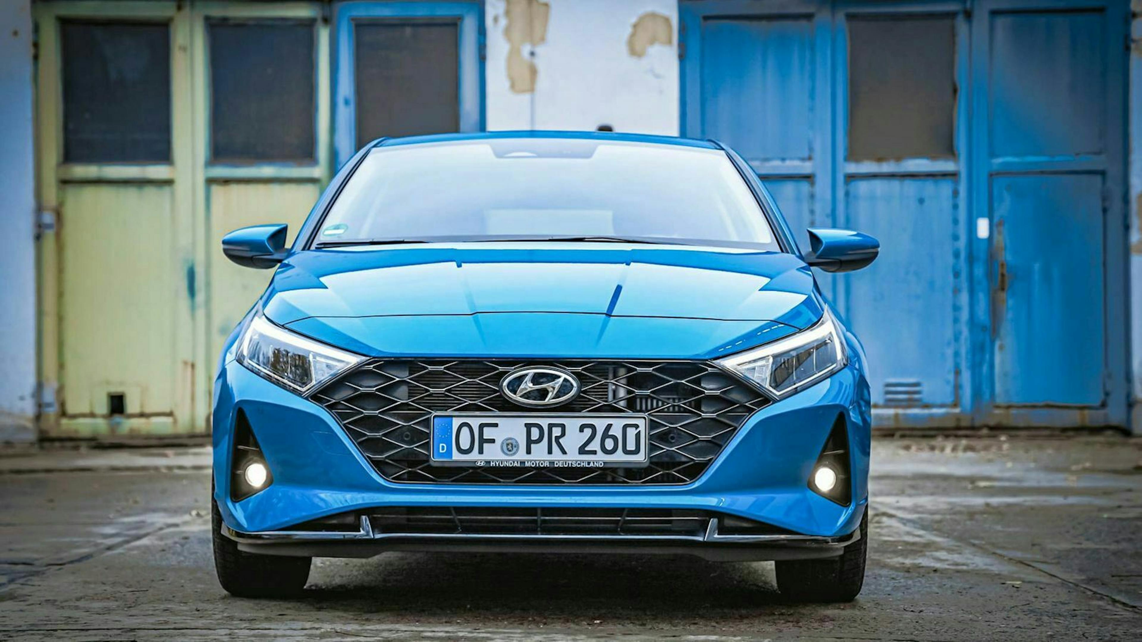 Zu sehen ist die Front des Hyundai i20 2020 