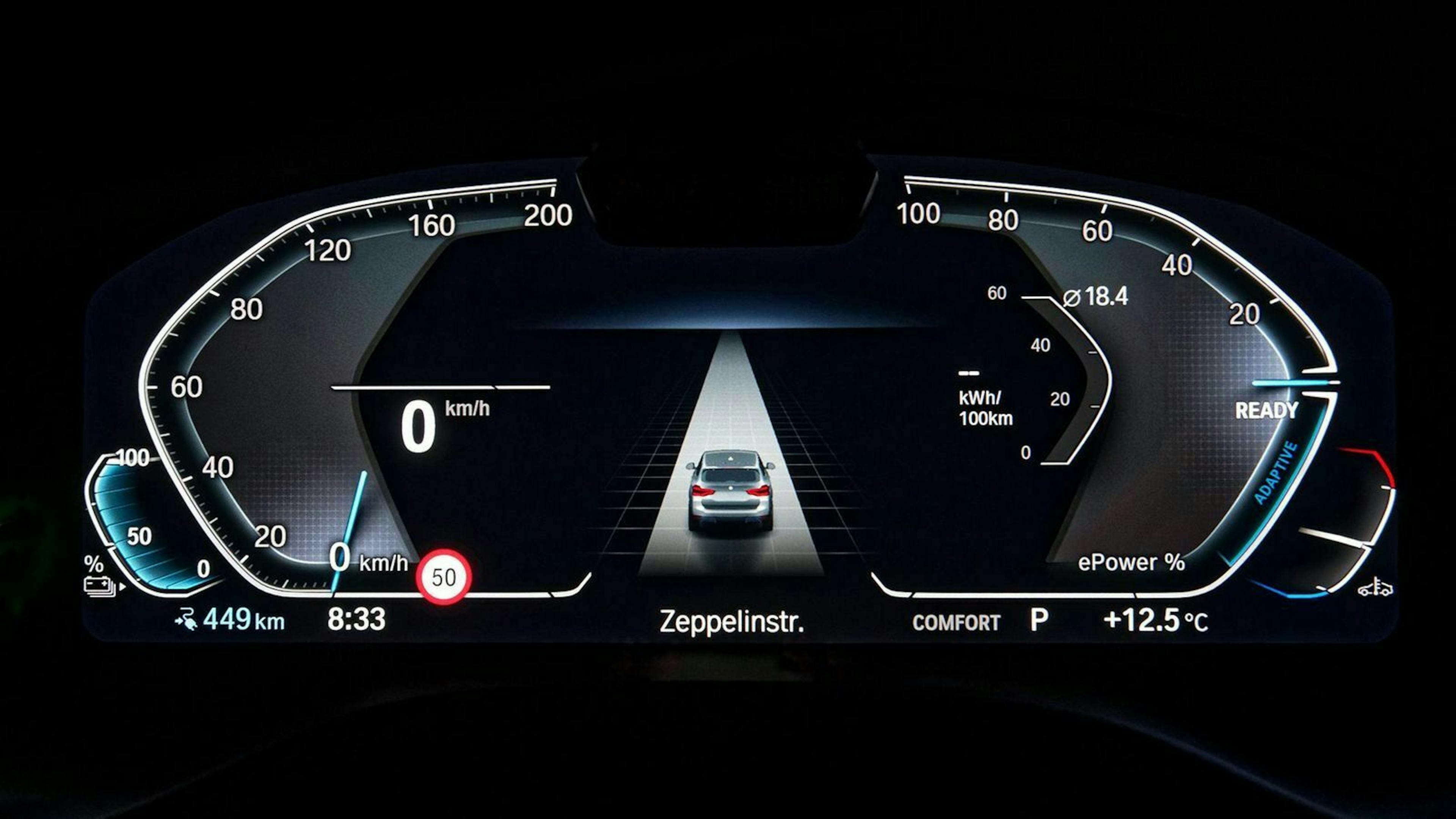 Zu sehen ist der Instrumententräger des BMW iX3