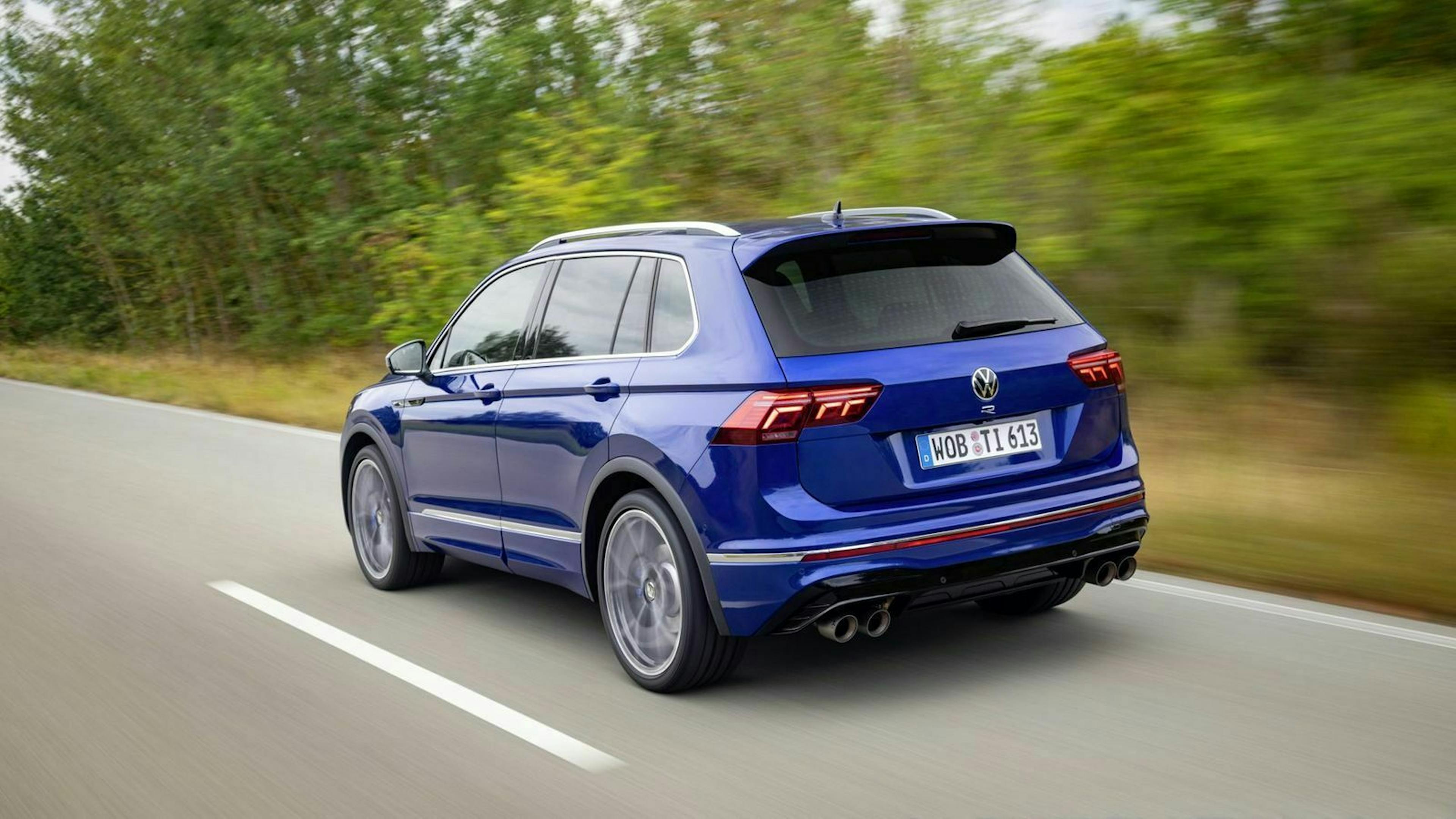 VW Tiguan Tiguan R Dreiviertel-Heckansicht dynamisch