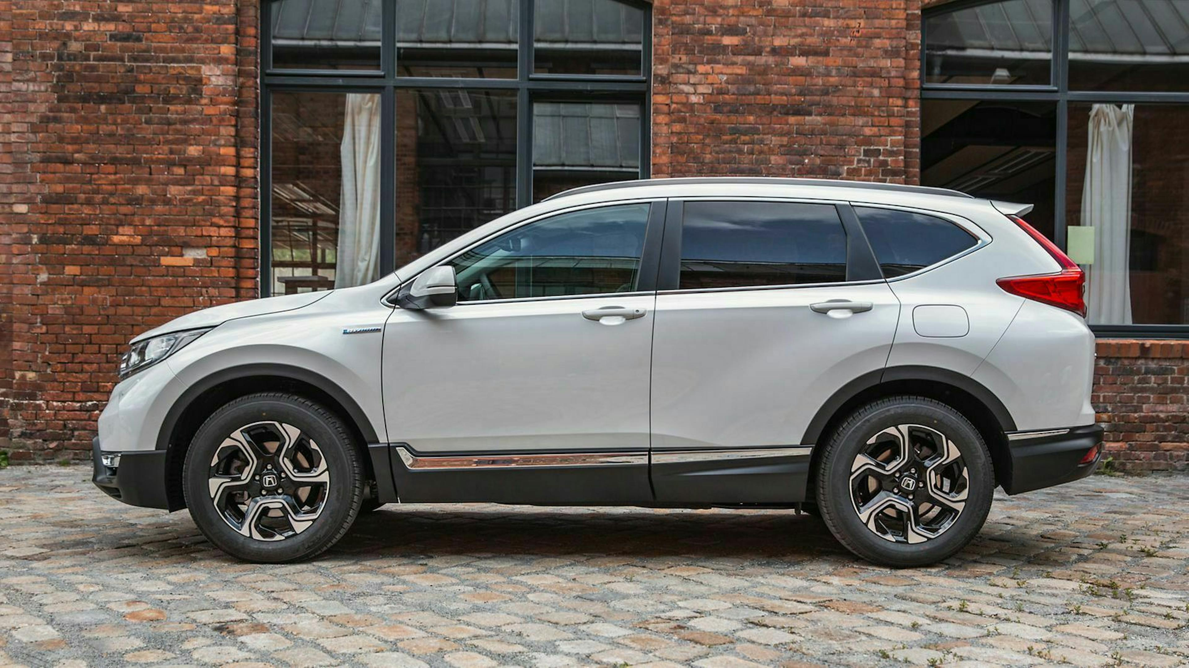In der Basisversion verlangt Honda für den CR-V Hybrid rund 32.800 Euro
