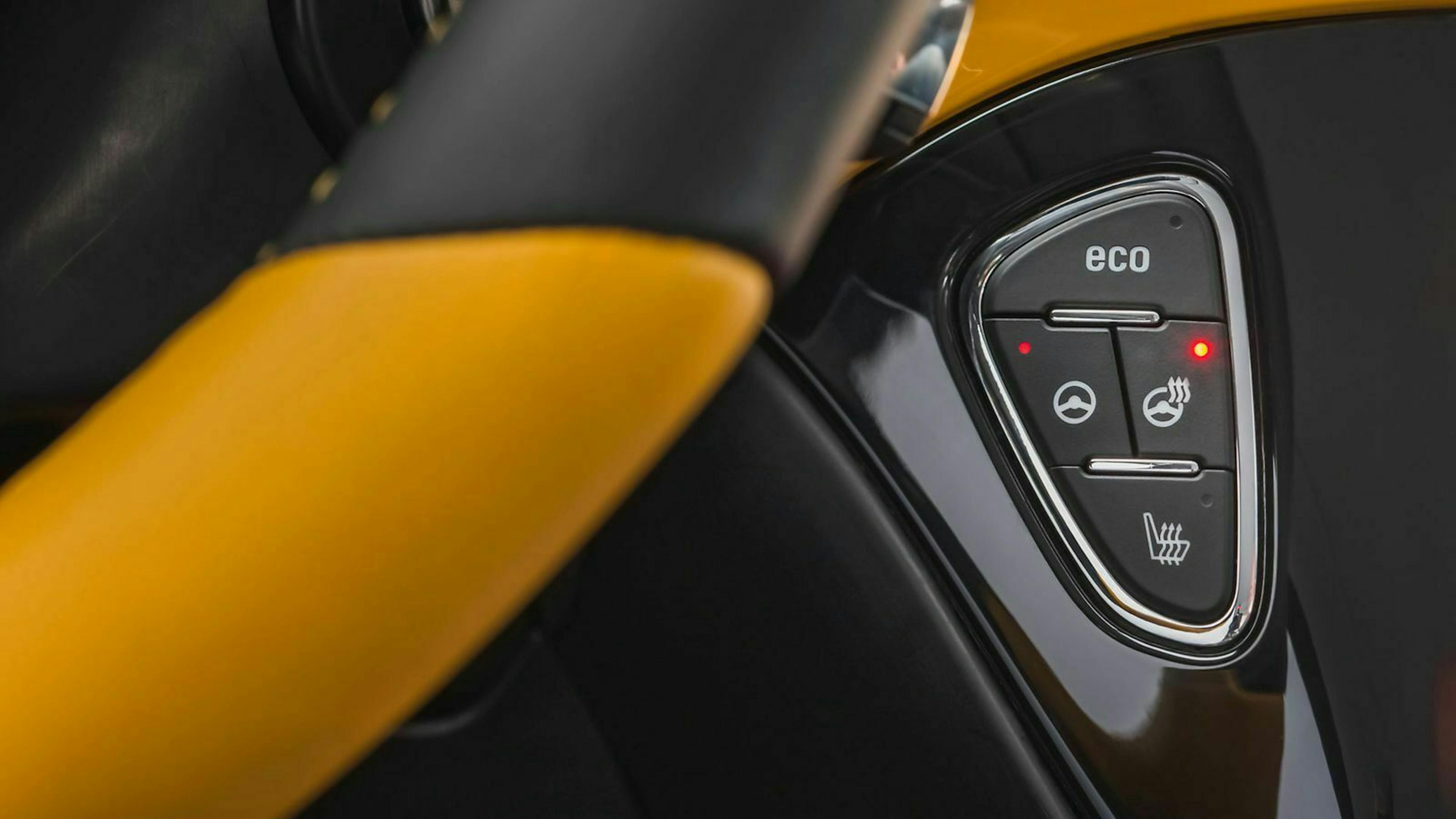 Das beheizbare Lenkrad und die Sitzheizung auf Knopfdruck gab es im Opel Adam als Sonderausstattung