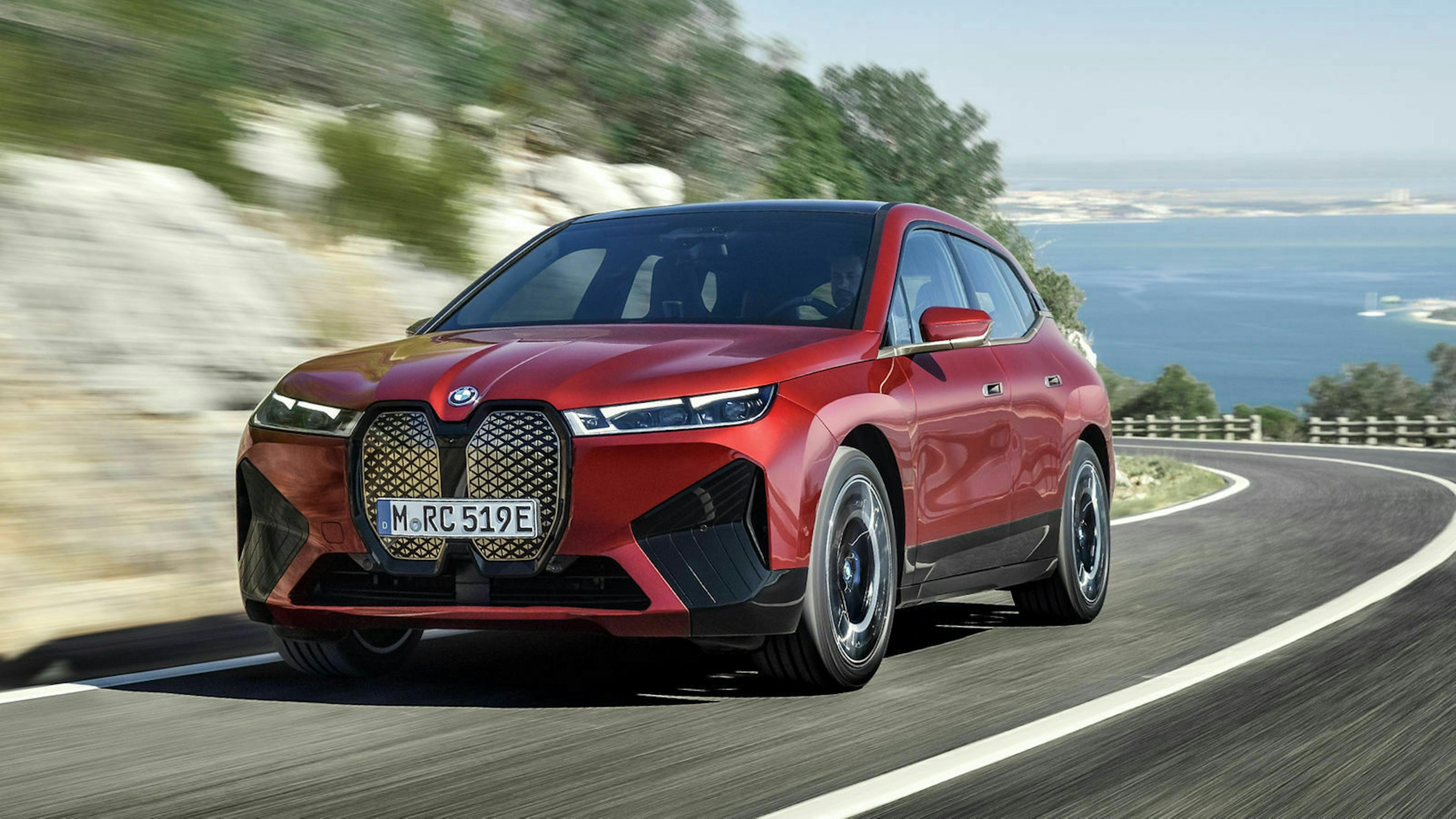 BMW iX Dreiviertel-Frontansicht