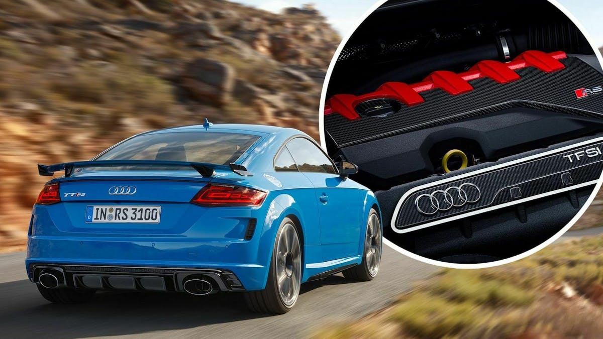 Audi TTRS in Heckansicht mit Motoransicht
