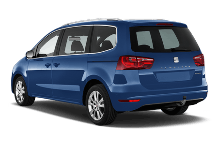 Blauer Minivan von hinten, geparkt. Moderne Rückleuchten, getönte Fenster und fünf Speichen Räder sind sichtbar.