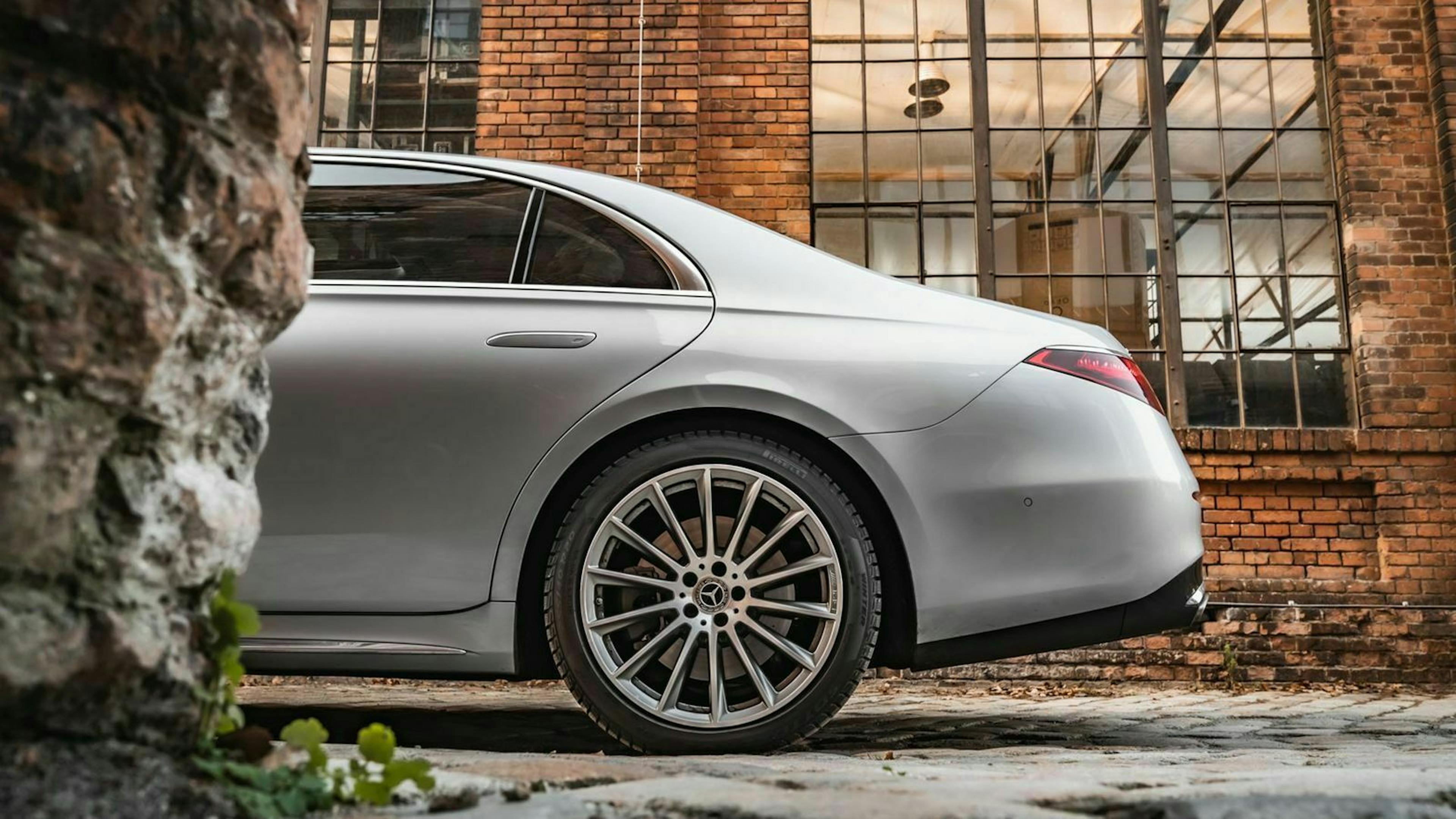 Zu sehen ist ein Rad der Mercedes_S-Klasse 2020