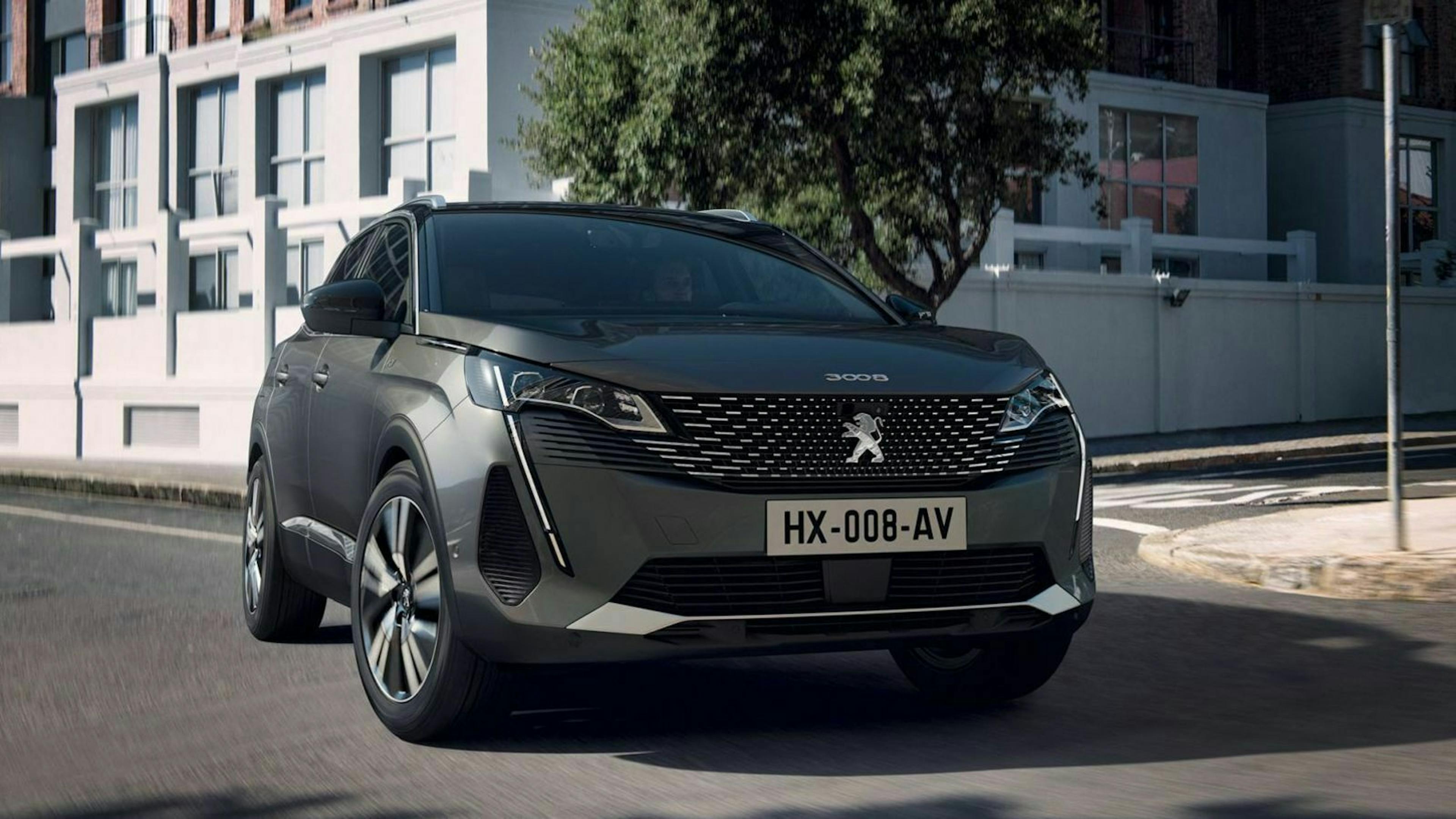 Zu sehen ist der geliftete Peugeot 3008 von vorne