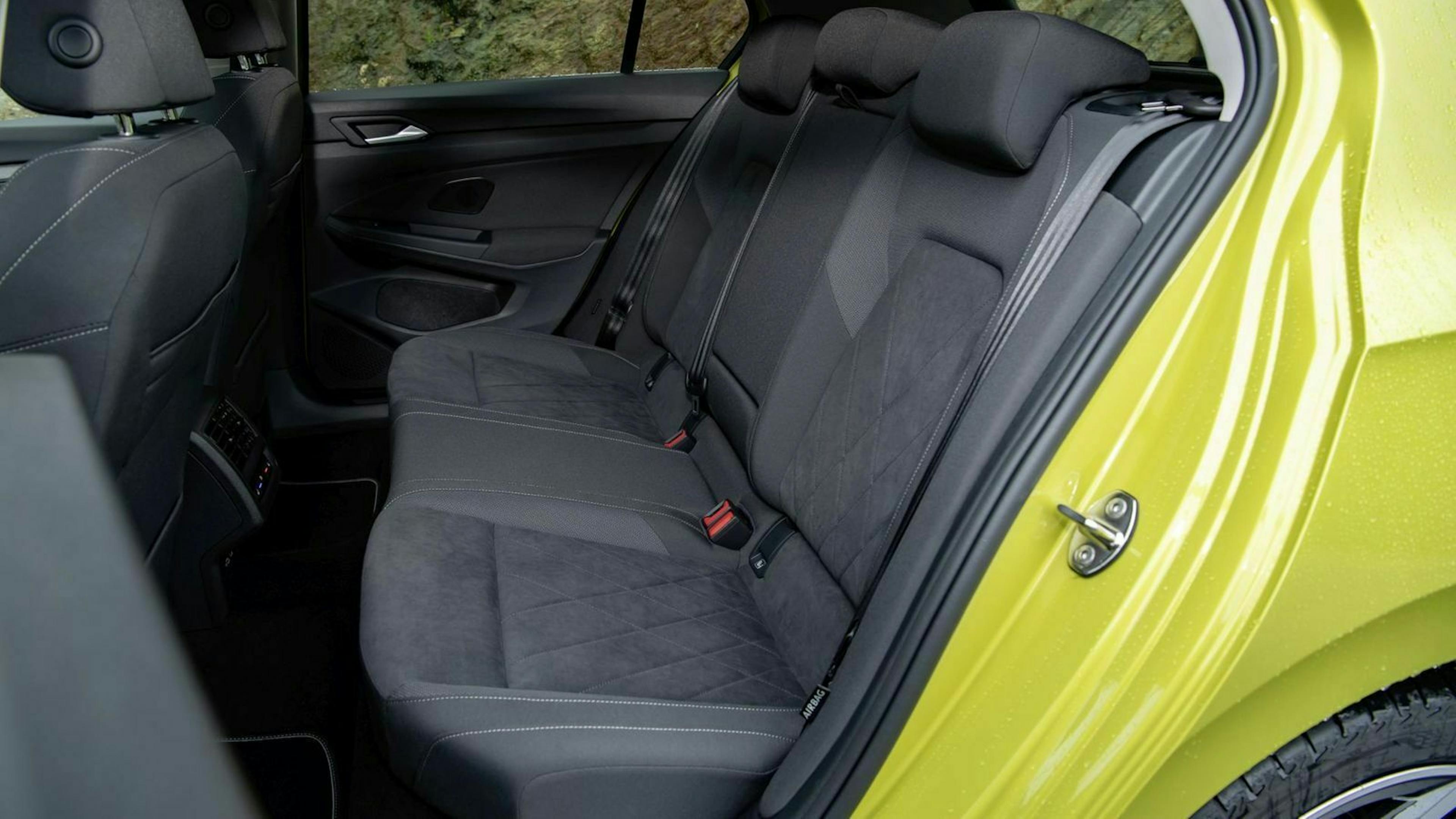 VW Golf 8 Rücksitzbank