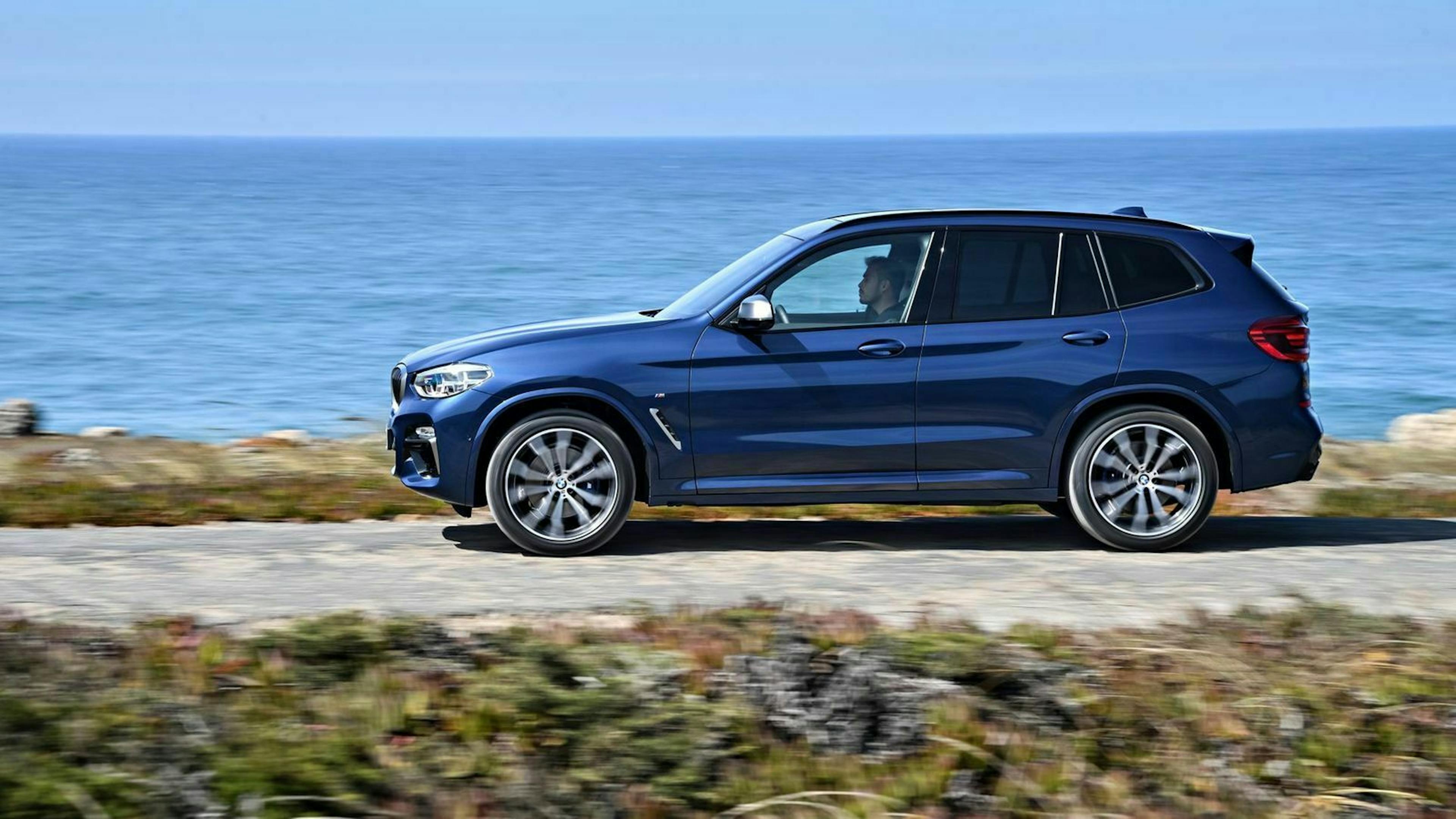 Der BMW X3 in Seitenansicht 